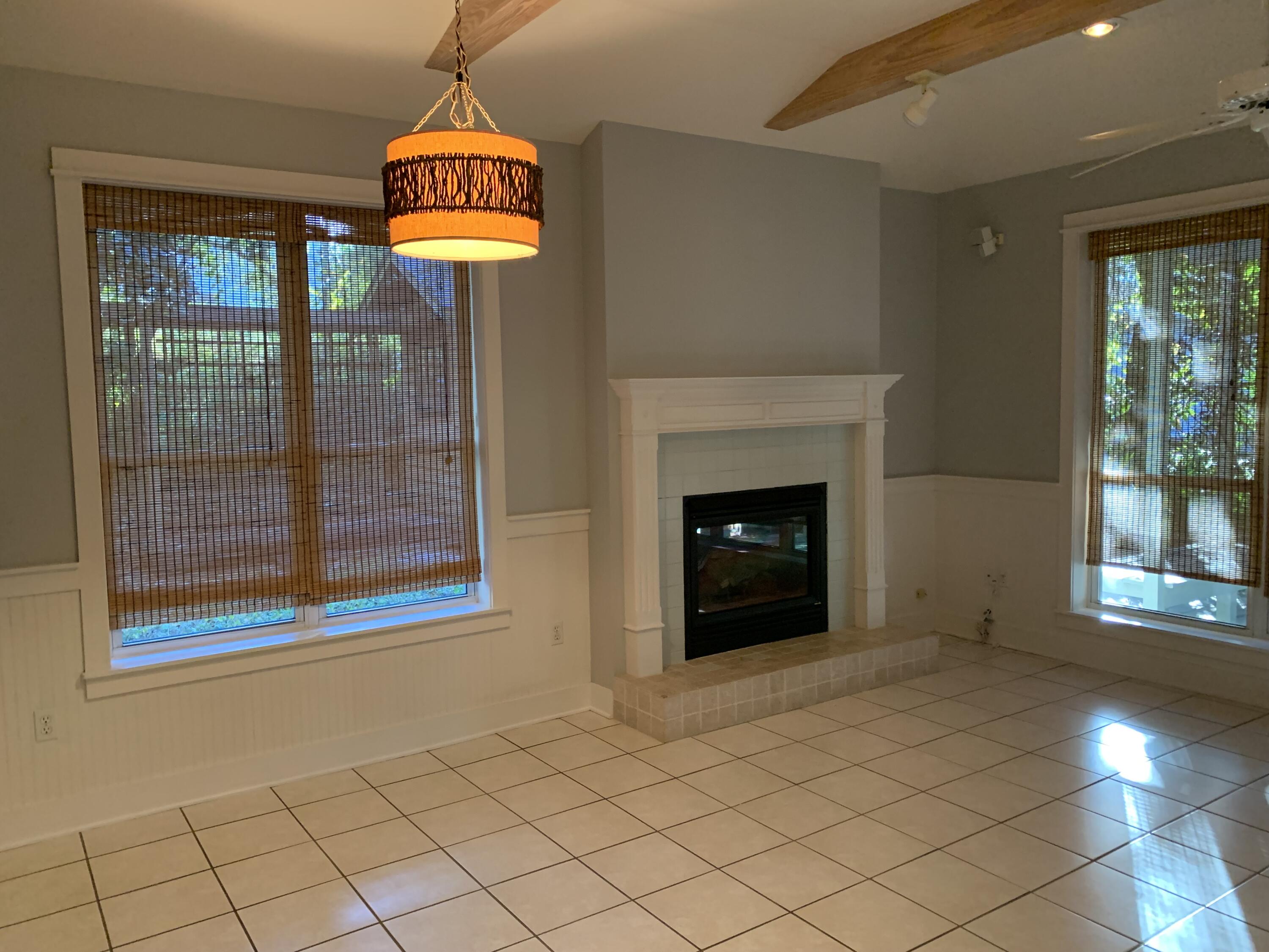 MOCKINGBIRD ESTATES - Residential Lease