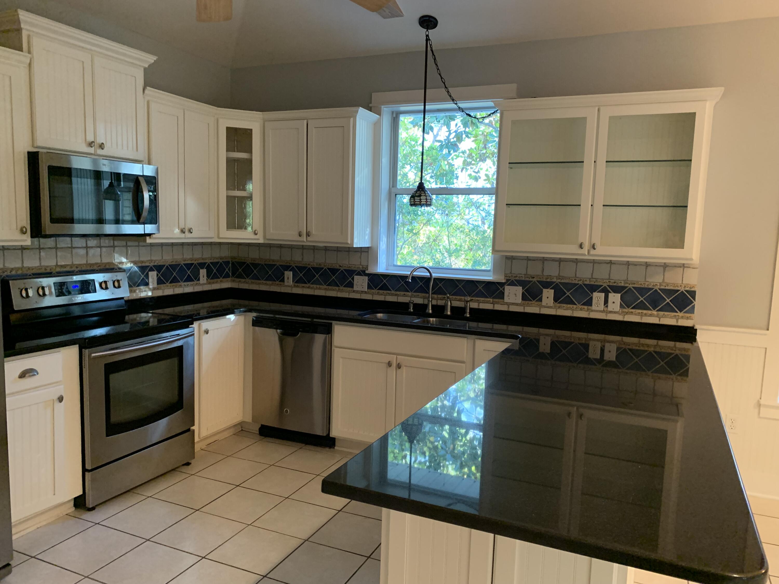 MOCKINGBIRD ESTATES - Residential Lease