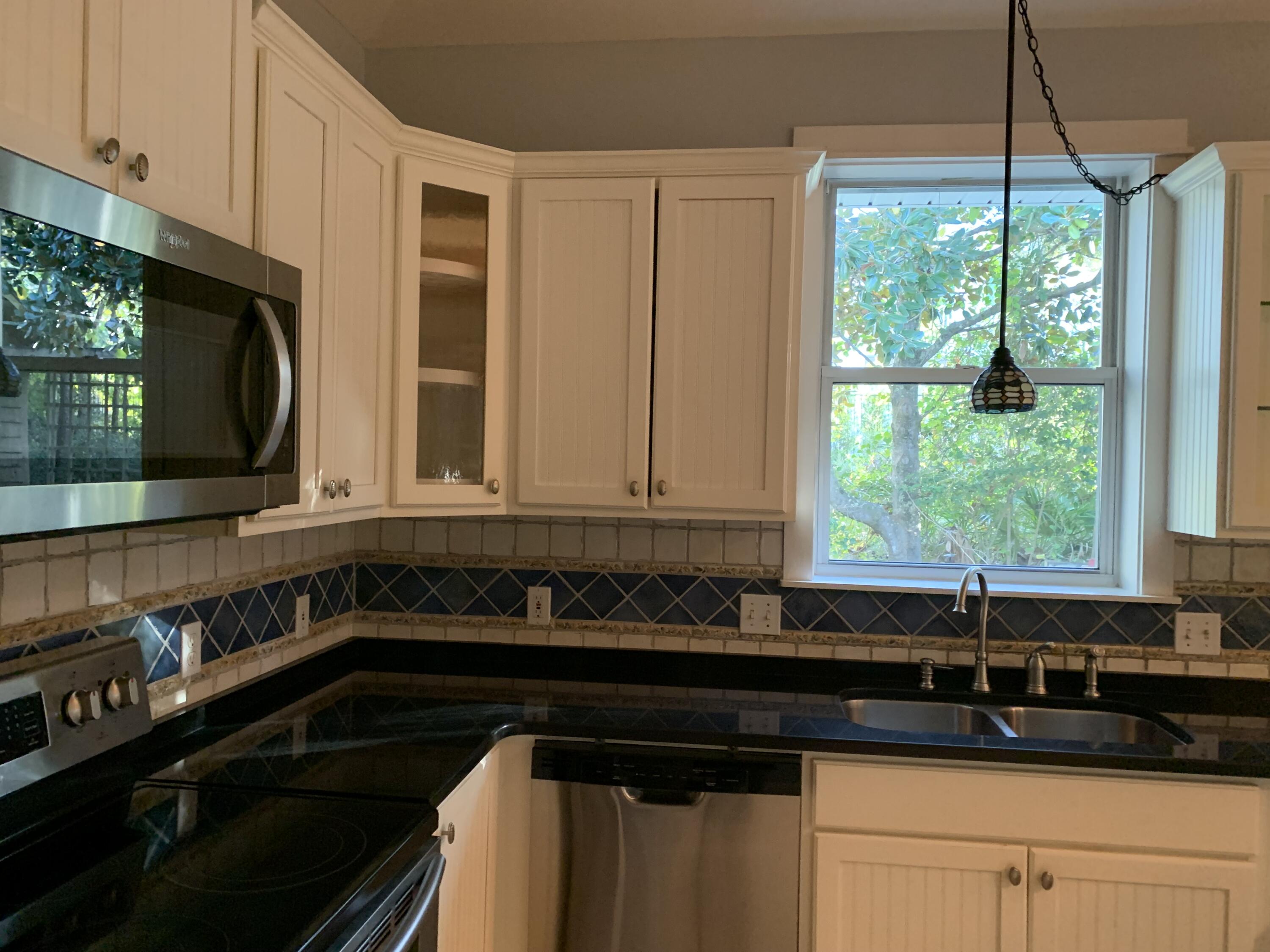 MOCKINGBIRD ESTATES - Residential Lease