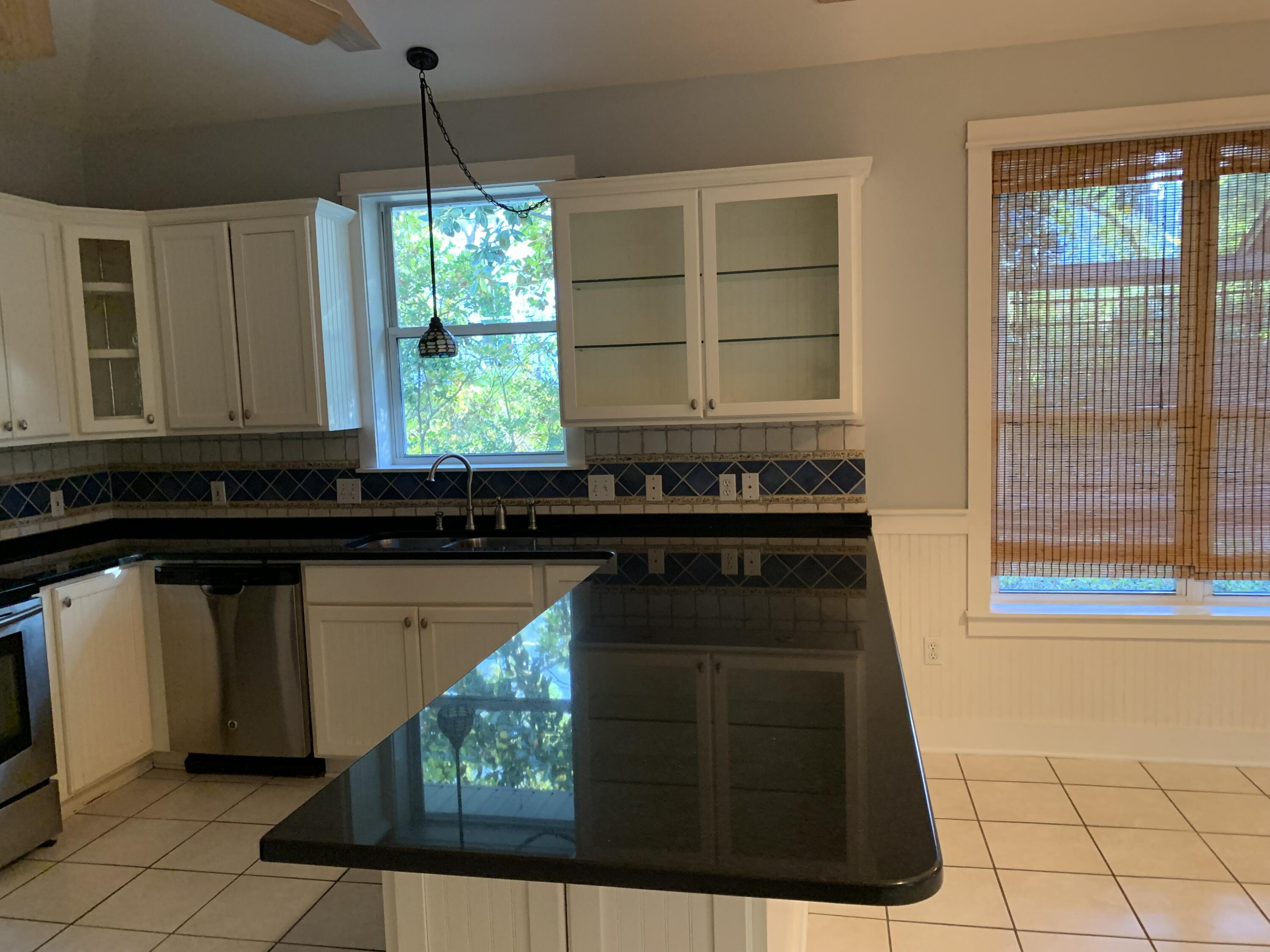 MOCKINGBIRD ESTATES - Residential Lease