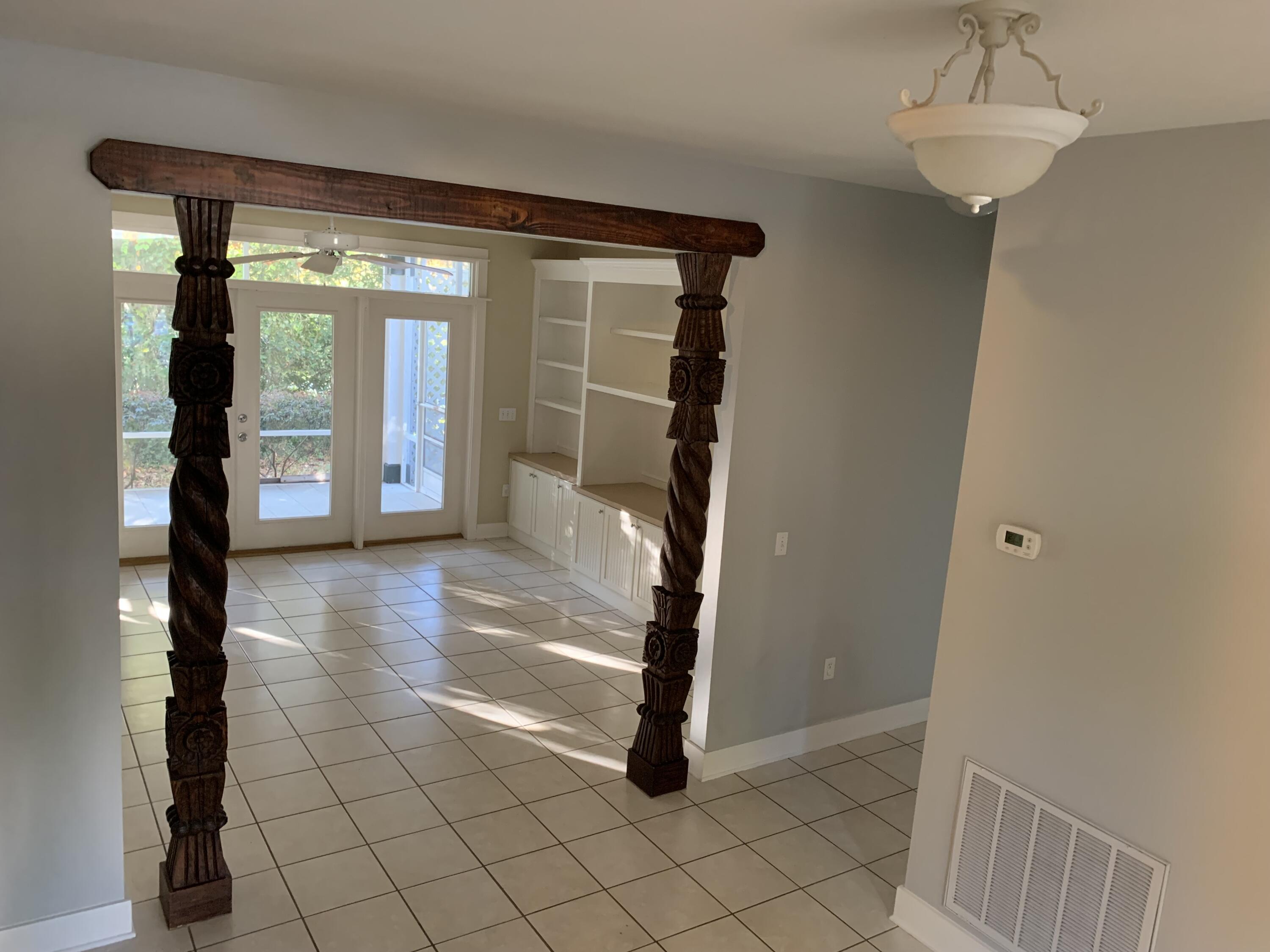 MOCKINGBIRD ESTATES - Residential Lease