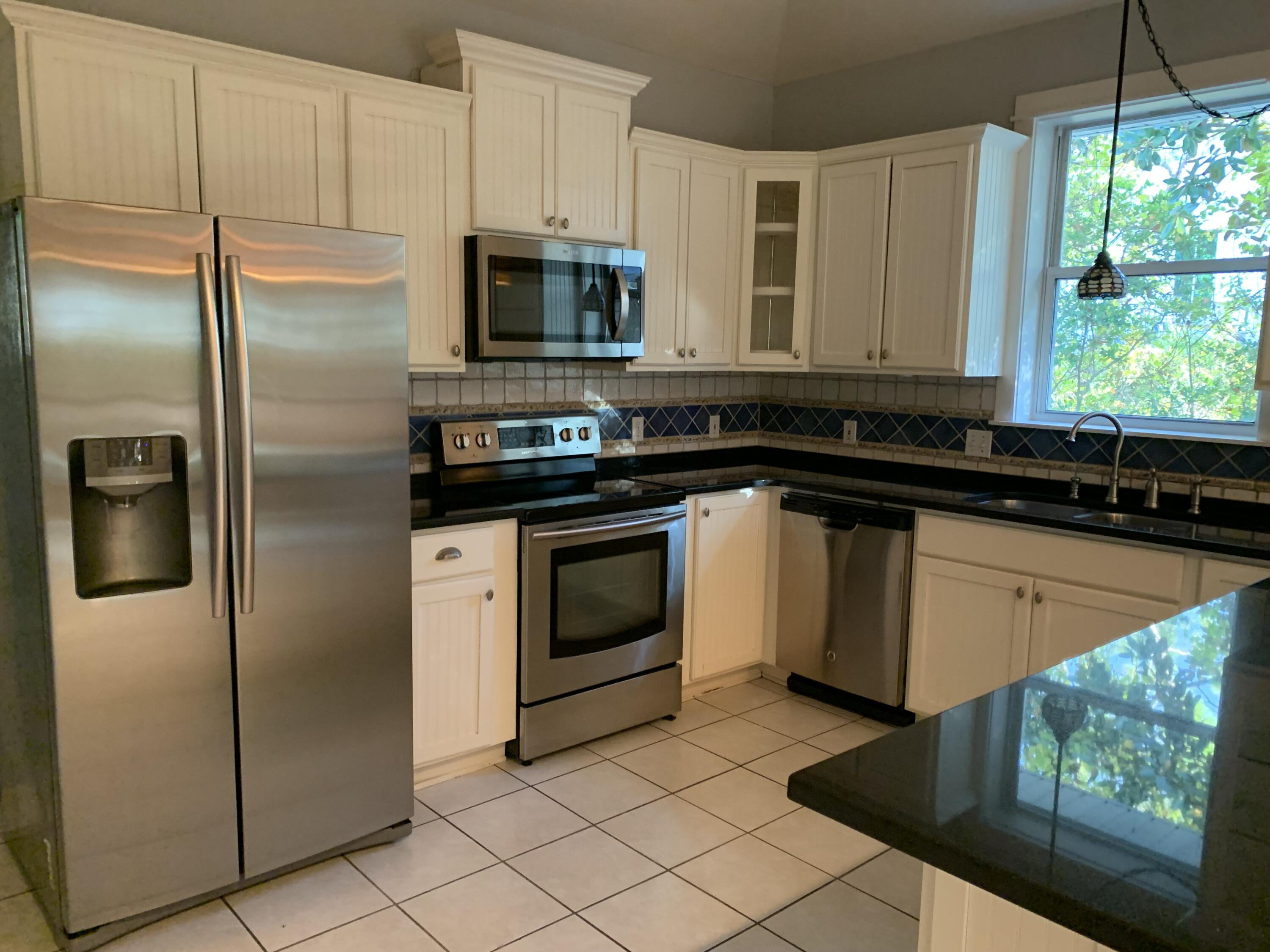 MOCKINGBIRD ESTATES - Residential Lease