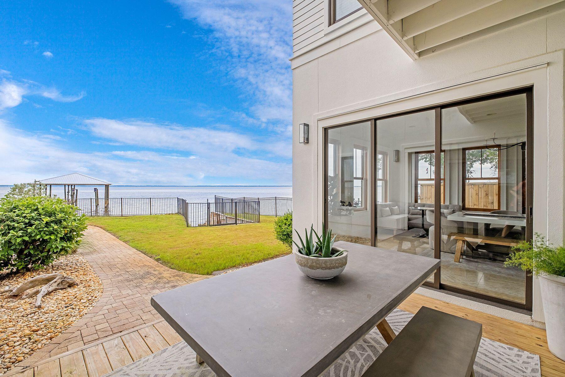 BAY PINE SHORES - Residential