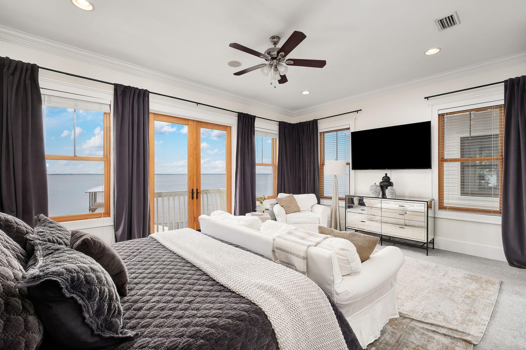 BAY PINE SHORES - Residential