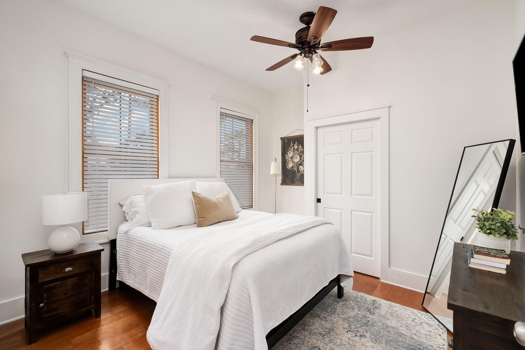 BAY PINE SHORES - Residential