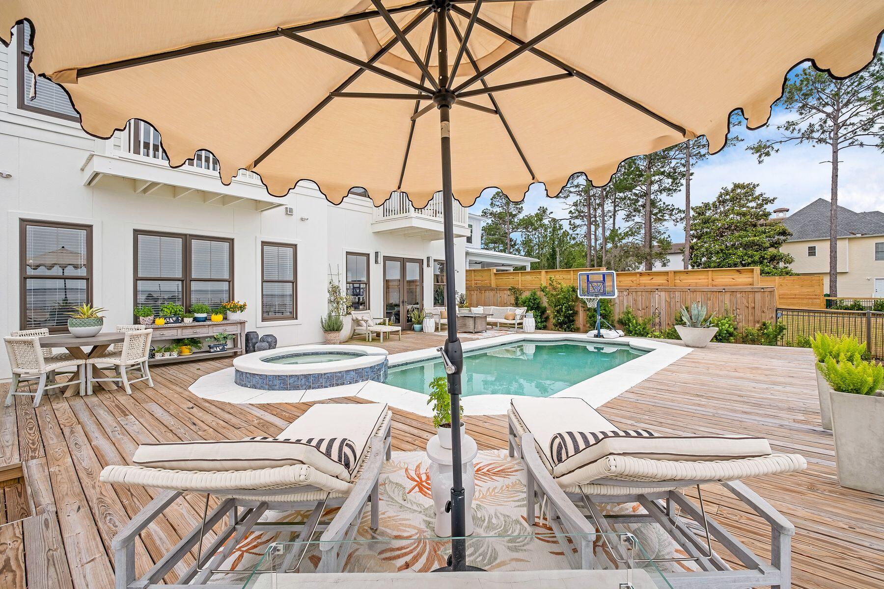 BAY PINE SHORES - Residential