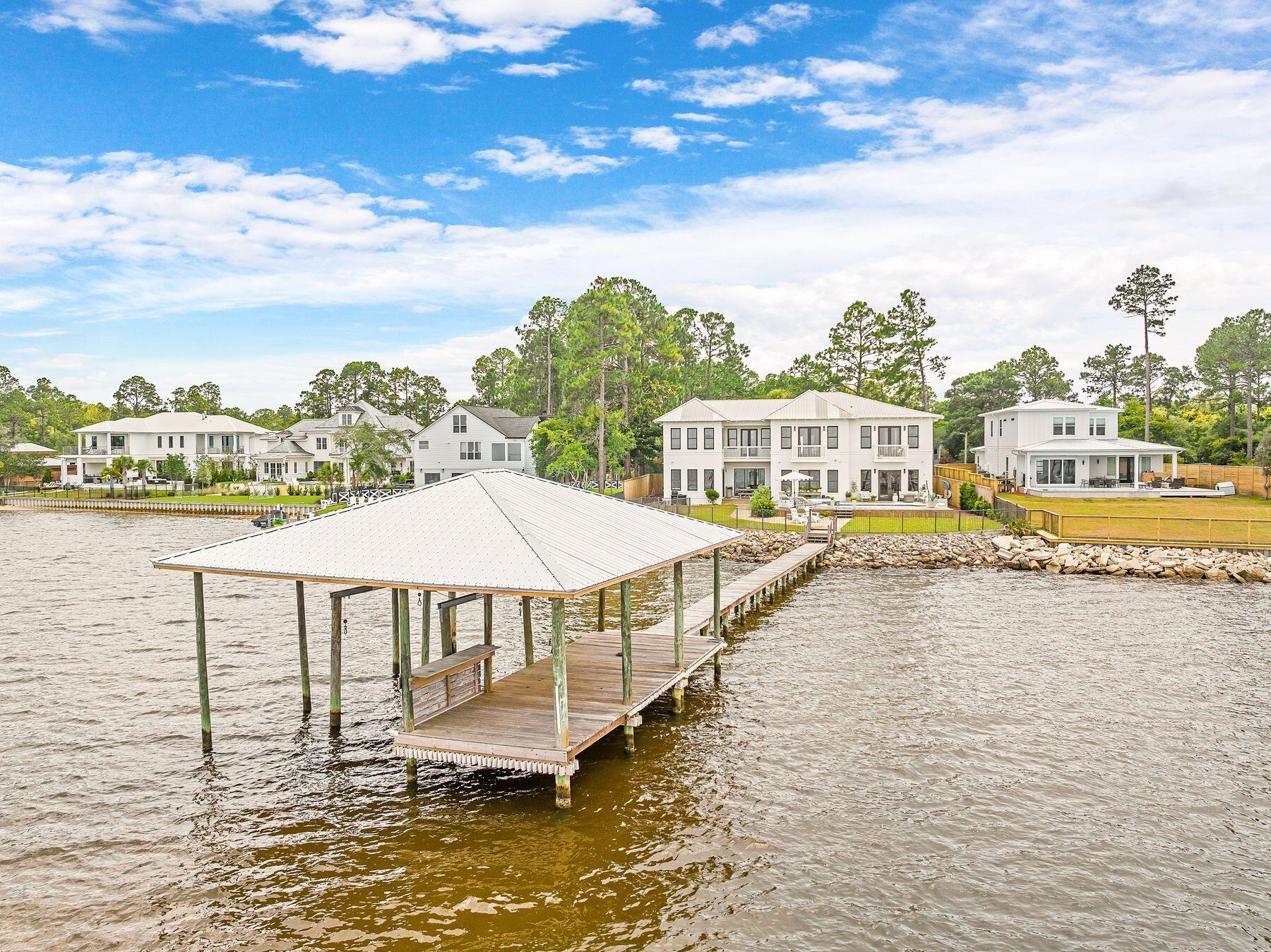 BAY PINE SHORES - Residential