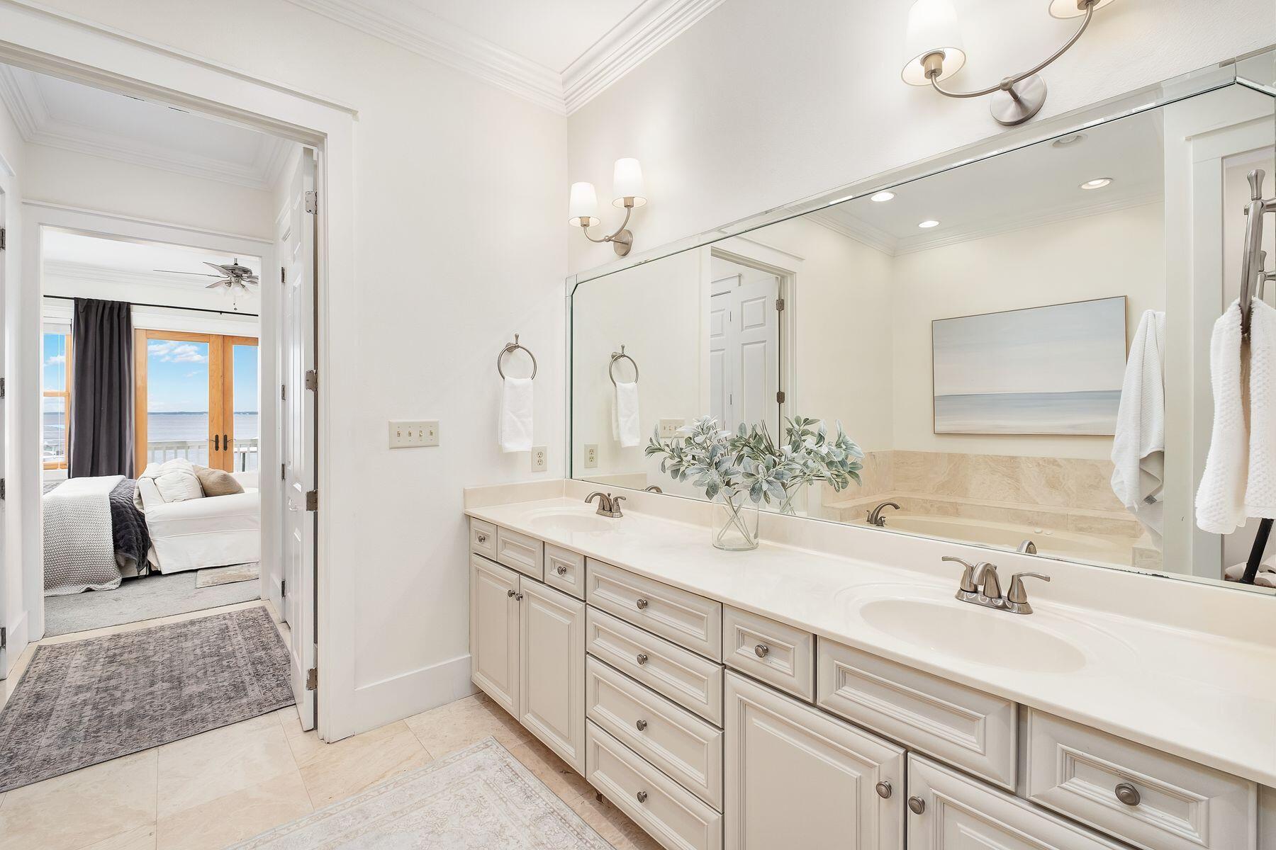 BAY PINE SHORES - Residential