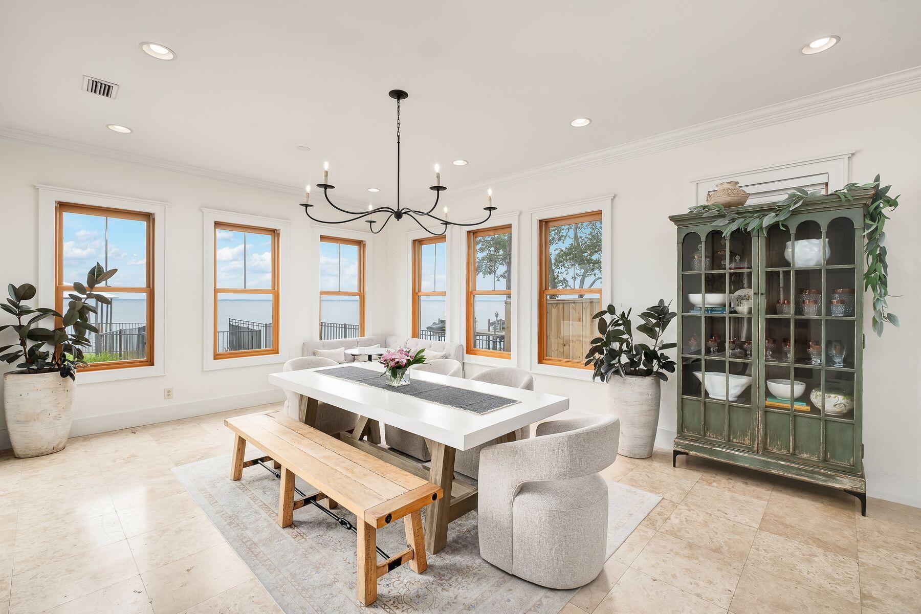 BAY PINE SHORES - Residential