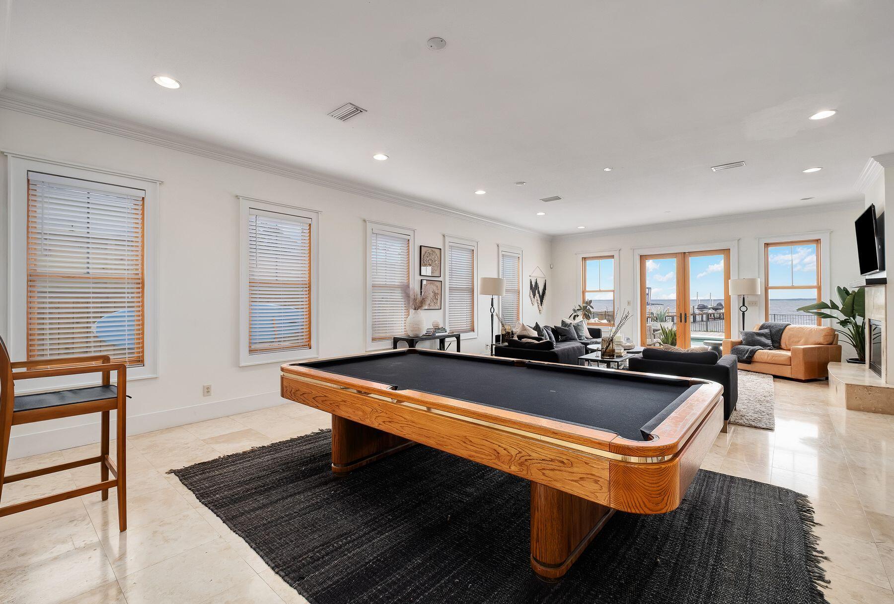 BAY PINE SHORES - Residential