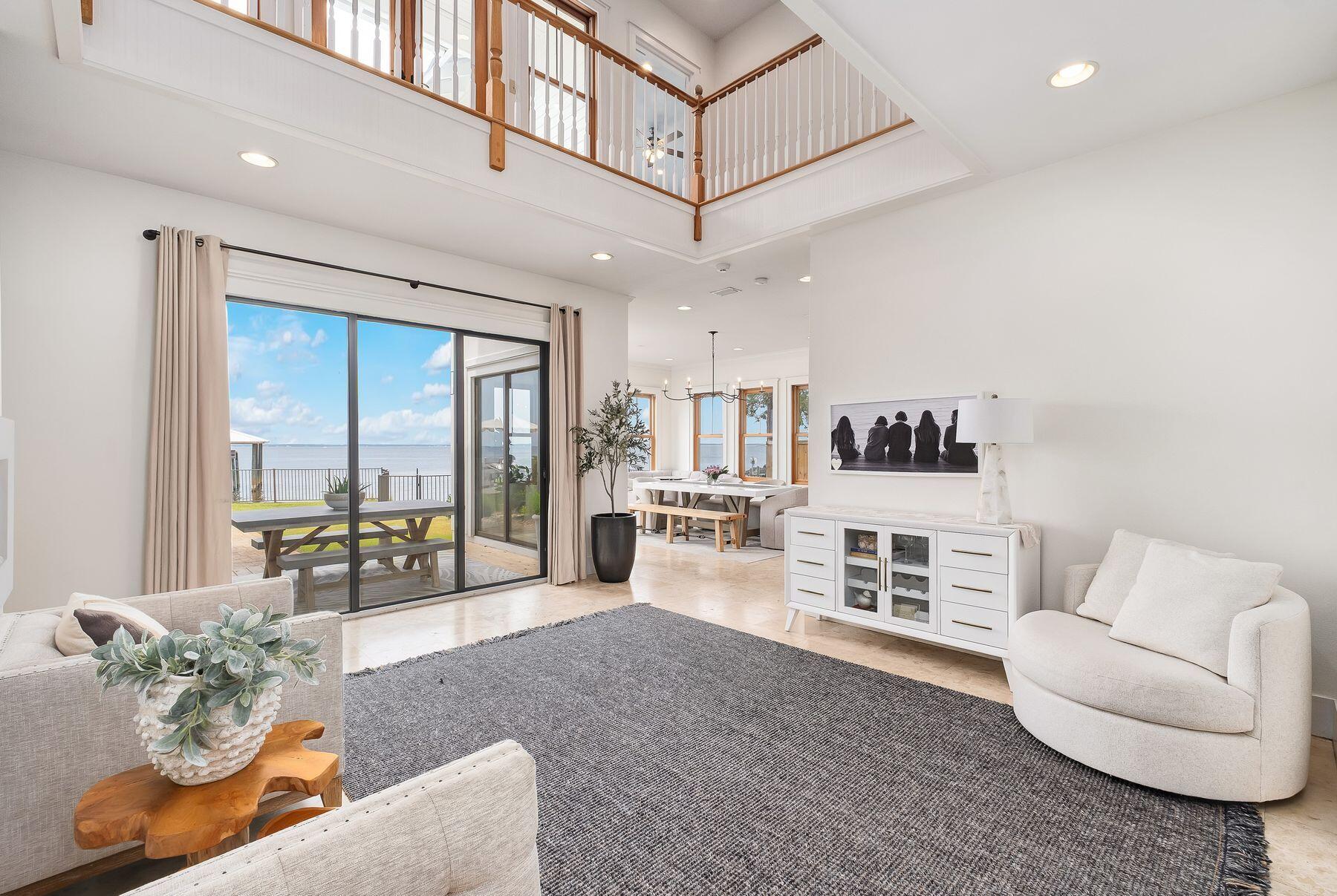 BAY PINE SHORES - Residential