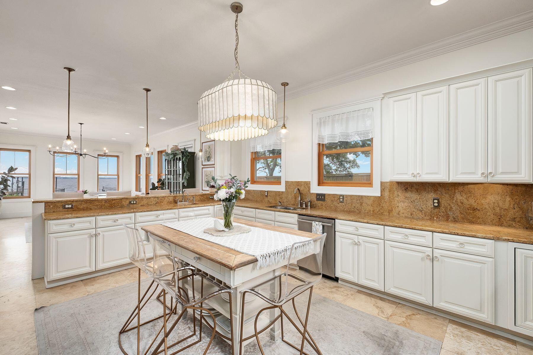 BAY PINE SHORES - Residential