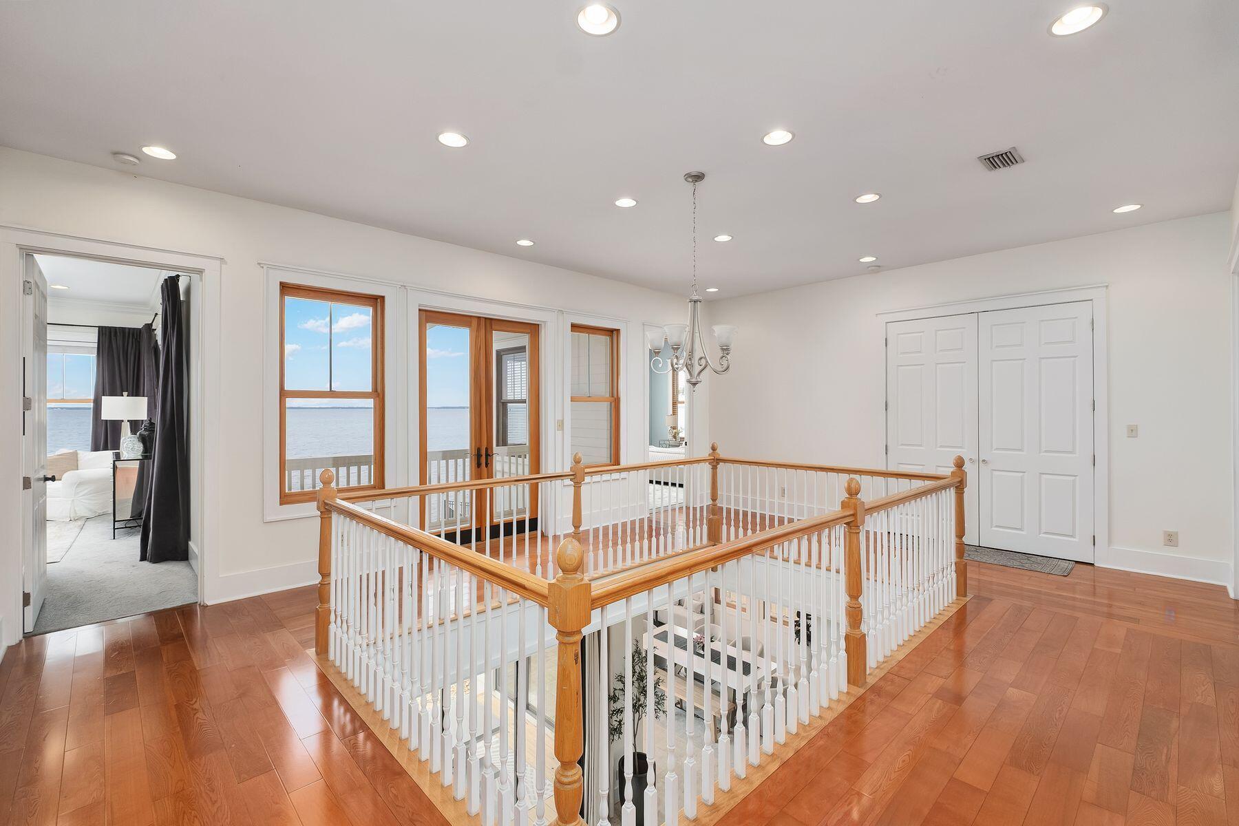 BAY PINE SHORES - Residential