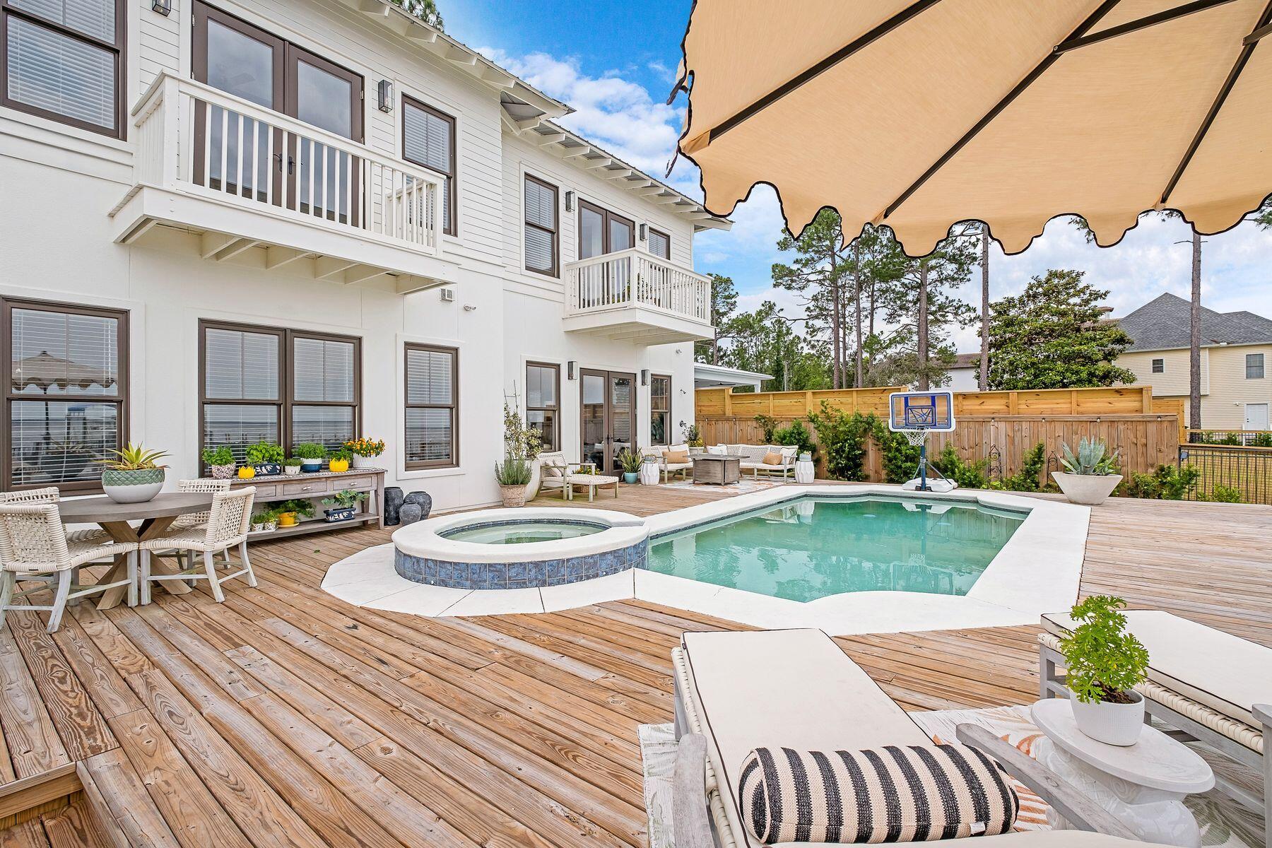 BAY PINE SHORES - Residential