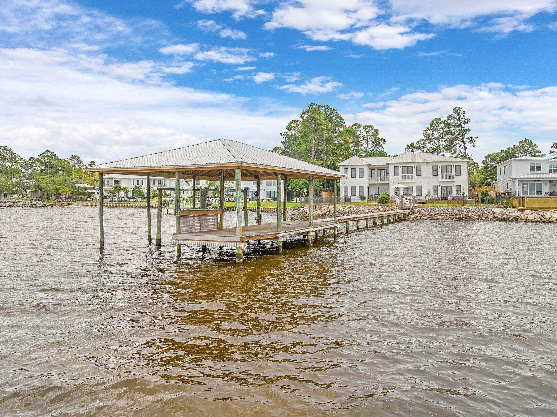 BAY PINE SHORES - Residential
