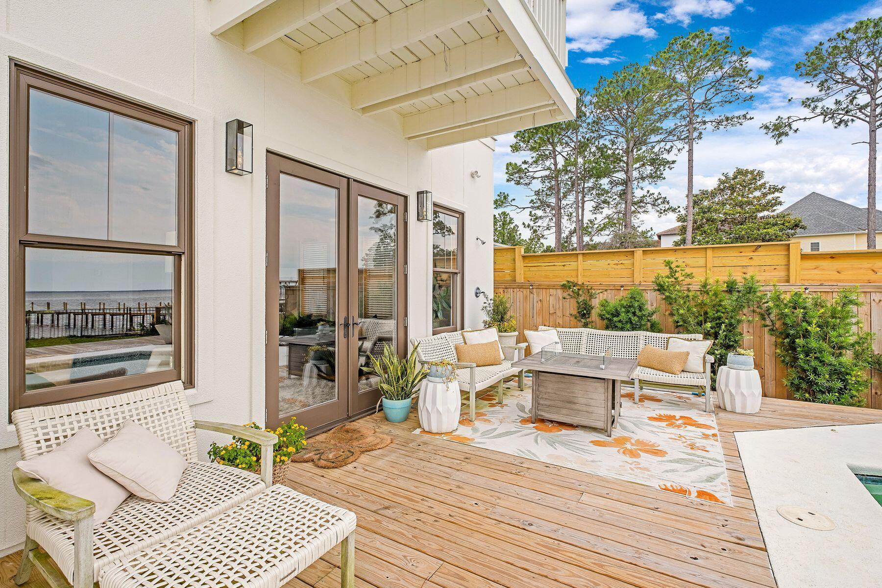BAY PINE SHORES - Residential