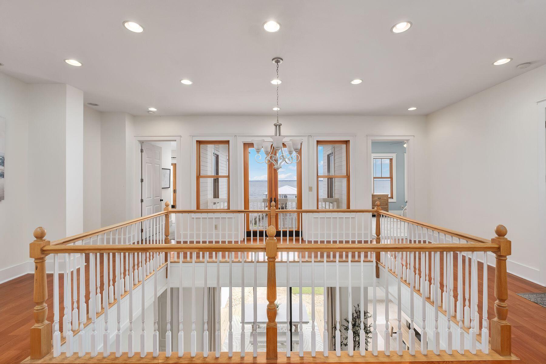 BAY PINE SHORES - Residential