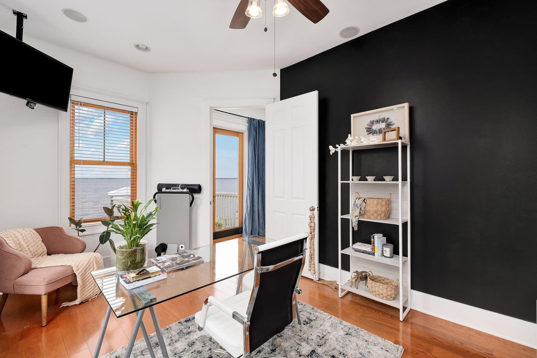 BAY PINE SHORES - Residential