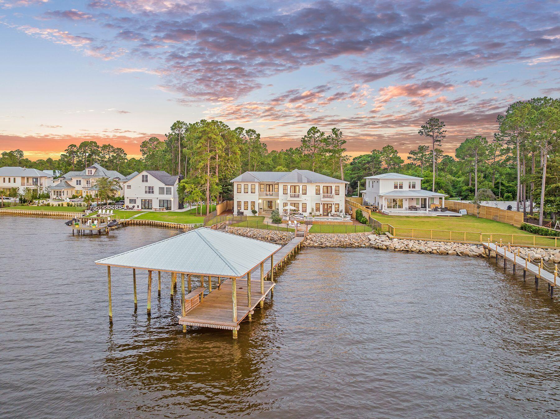 BAY PINE SHORES - Residential