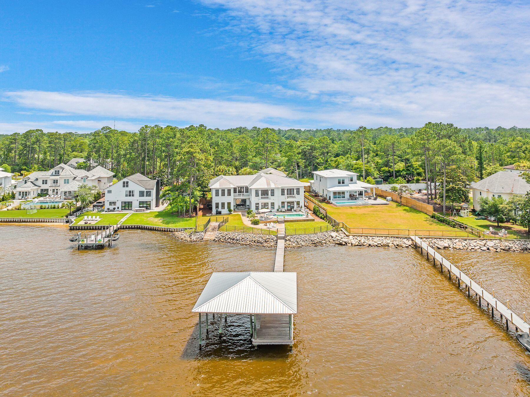 BAY PINE SHORES - Residential