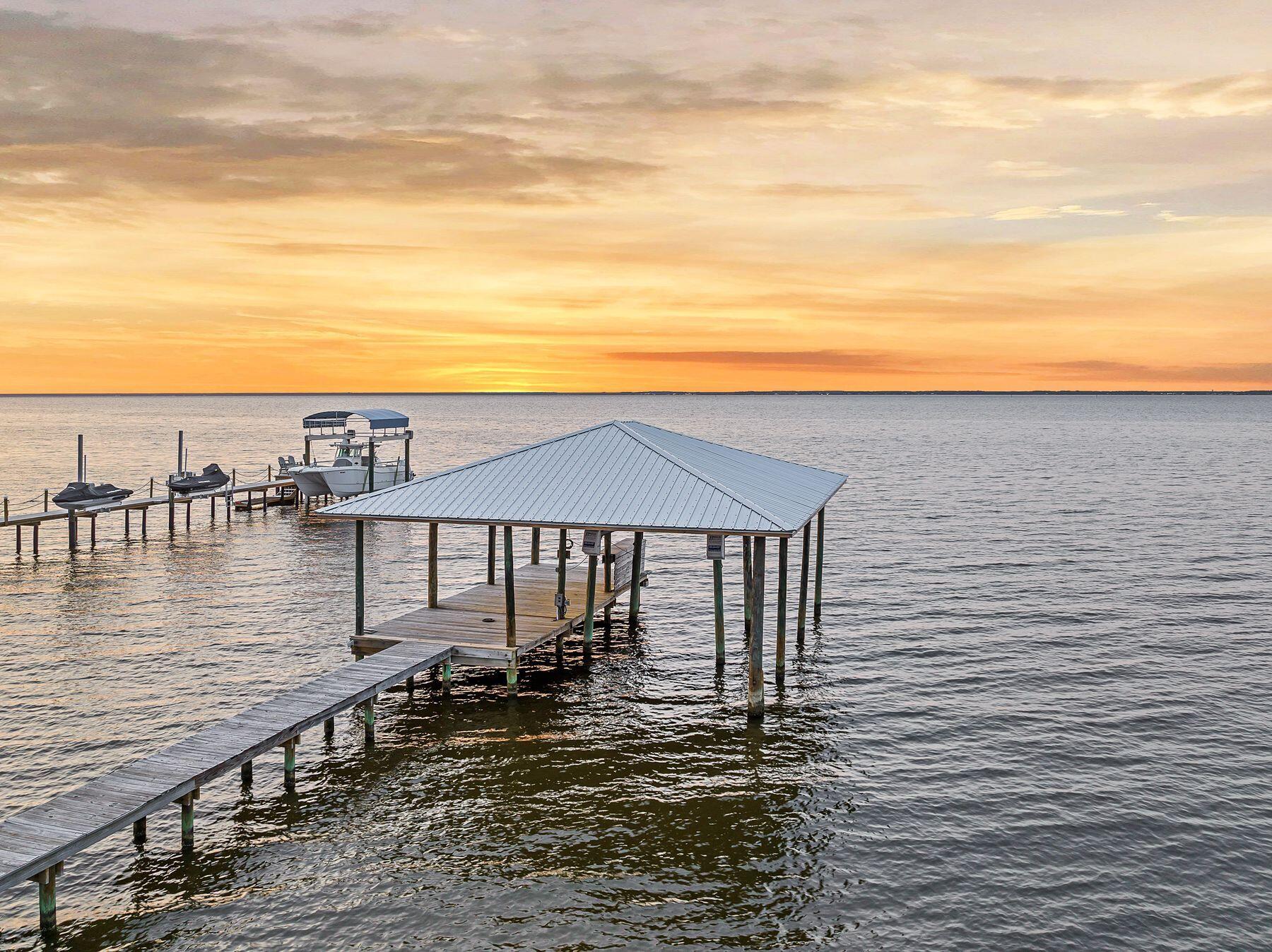 BAY PINE SHORES - Residential