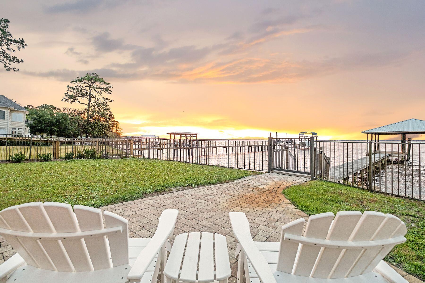 BAY PINE SHORES - Residential