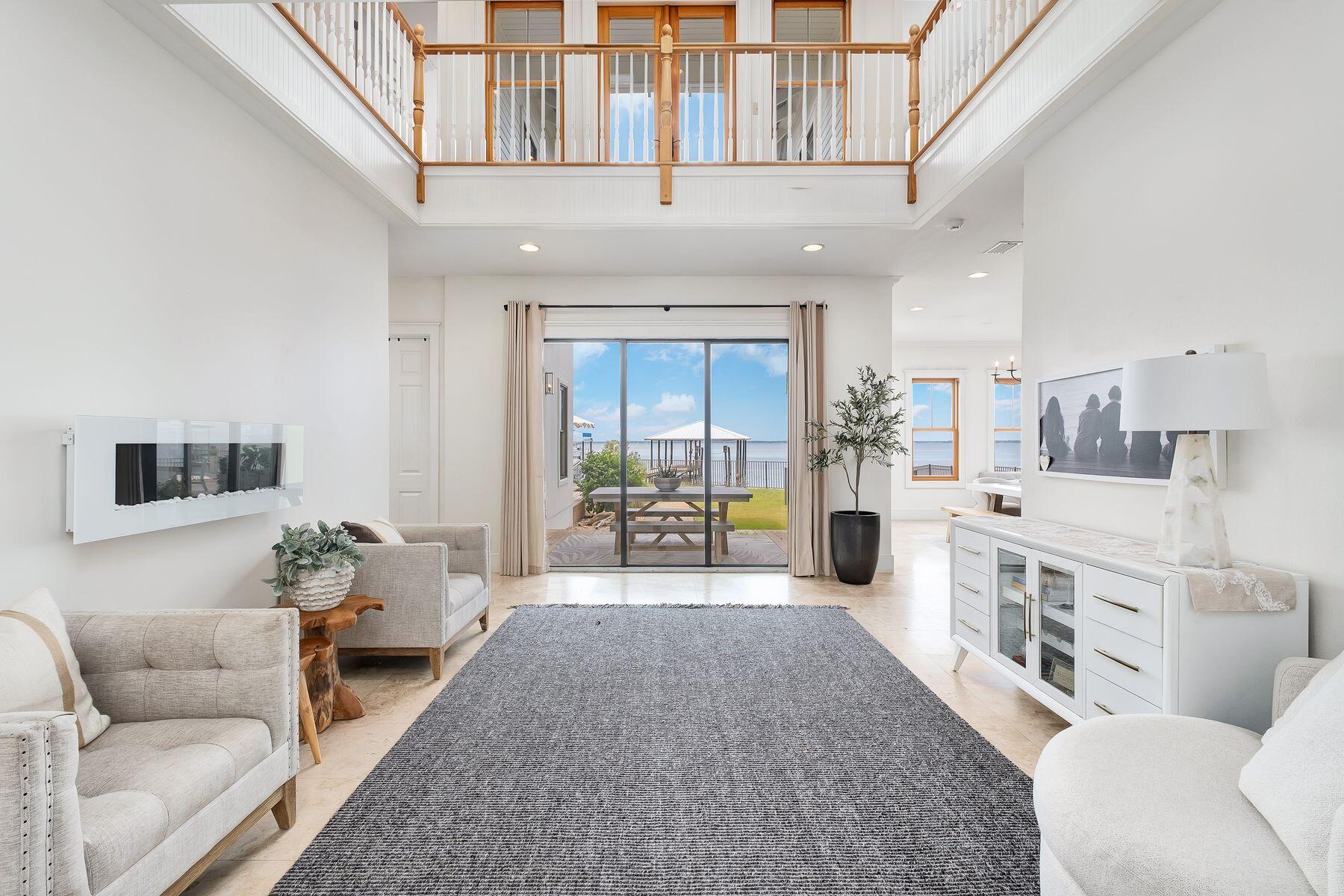 BAY PINE SHORES - Residential