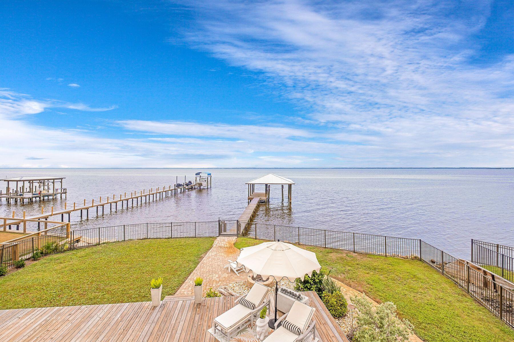 BAY PINE SHORES - Residential