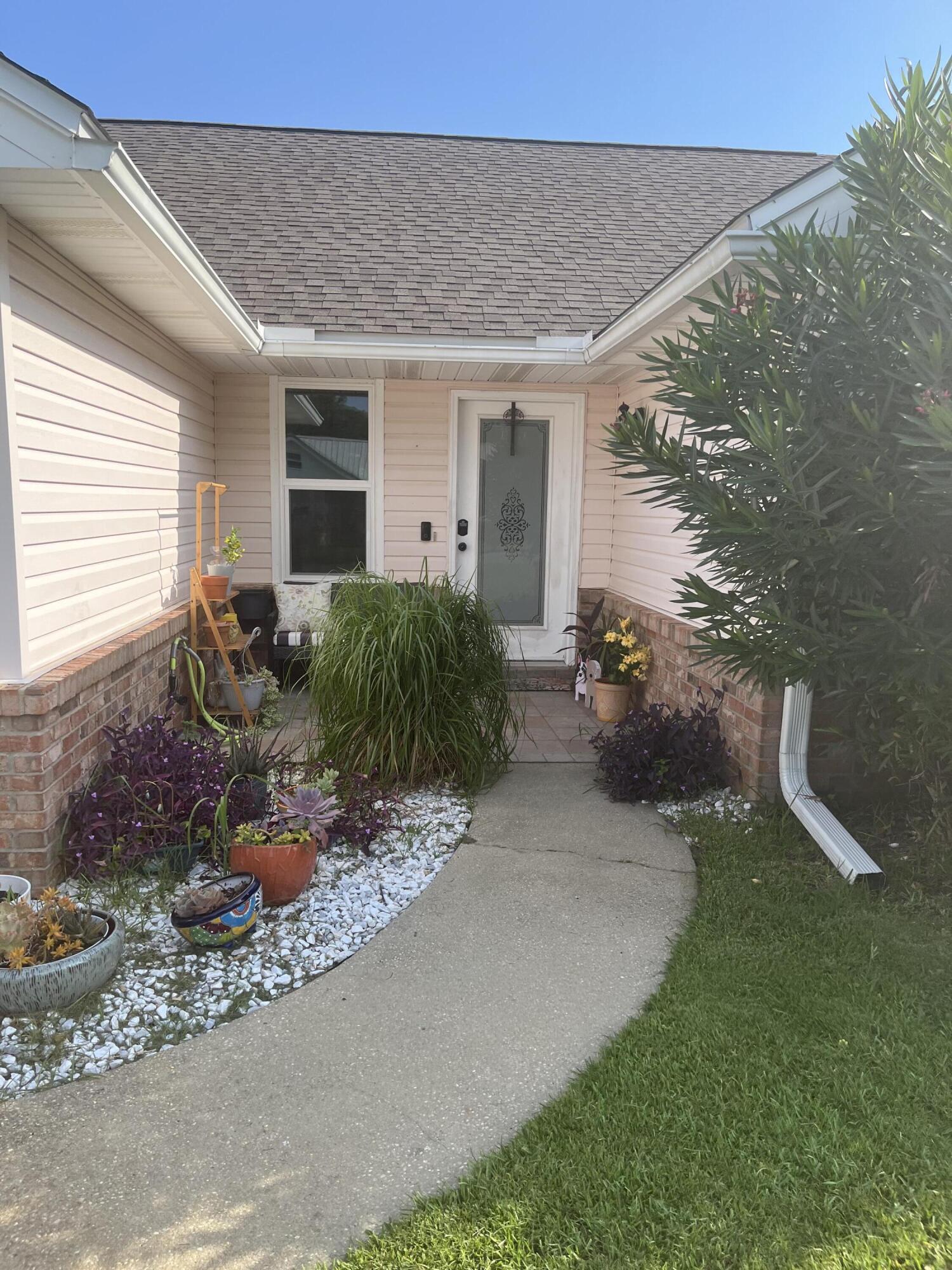 COCO PARK - Residential Lease