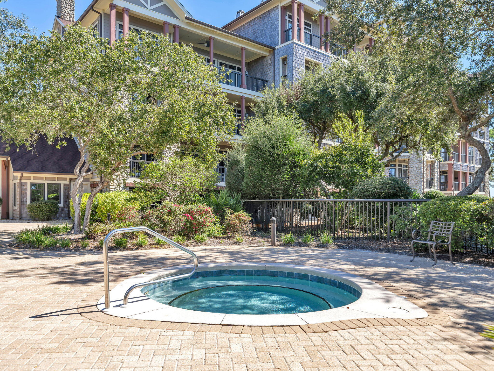 WILD HERON LAKESIDE LODGE - Residential