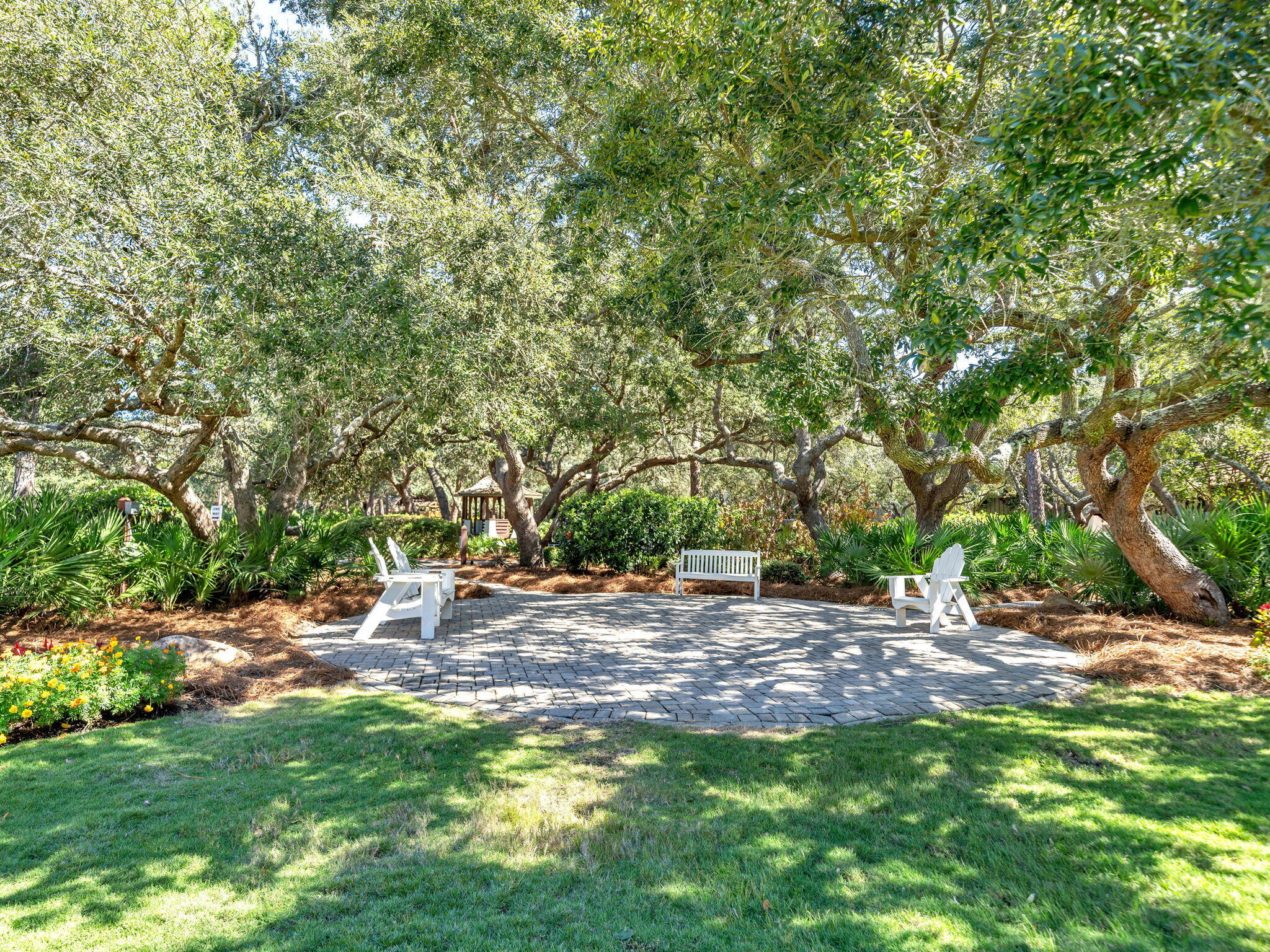 WILD HERON LAKESIDE LODGE - Residential