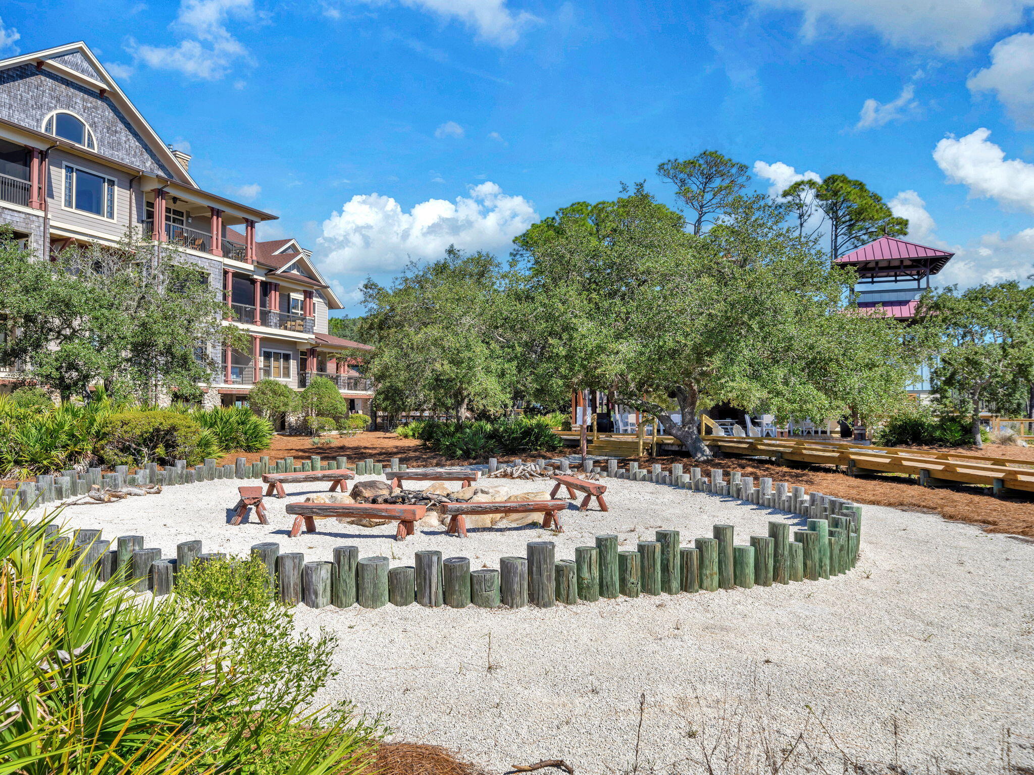 WILD HERON LAKESIDE LODGE - Residential