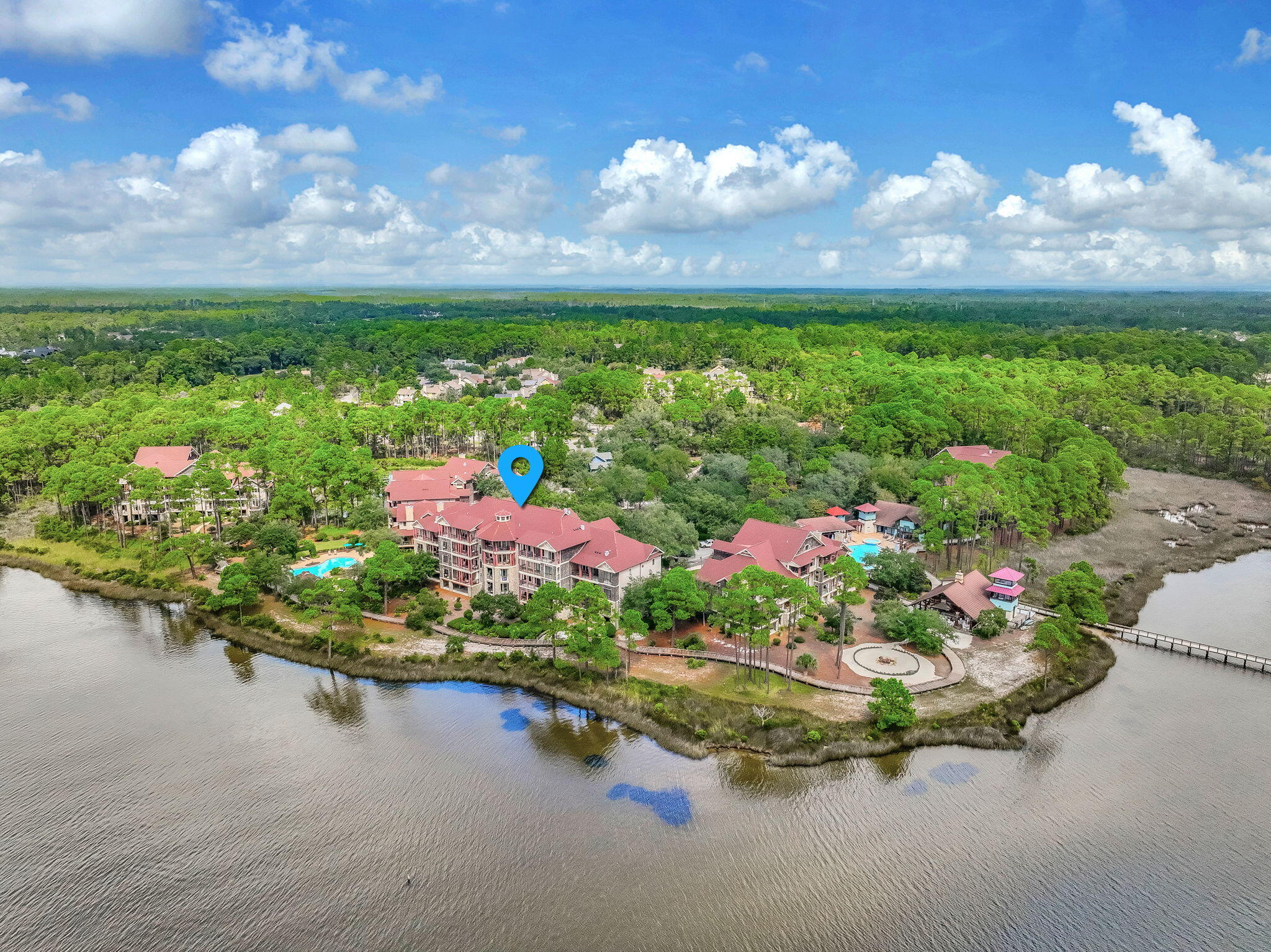 WILD HERON LAKESIDE LODGE - Residential