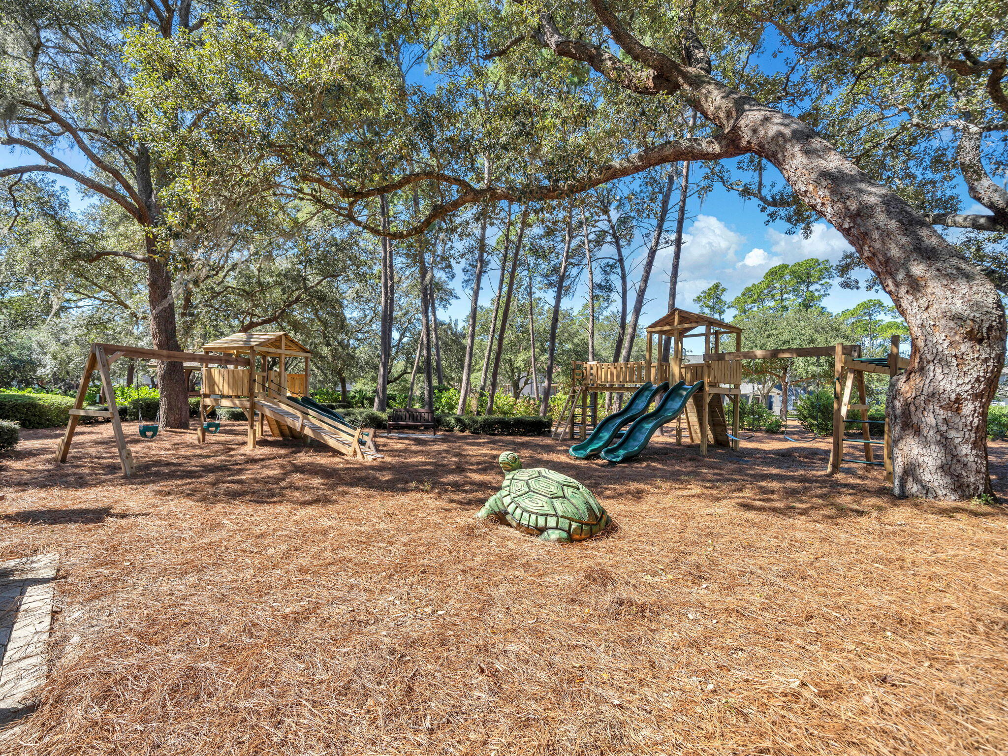 WILD HERON LAKESIDE LODGE - Residential
