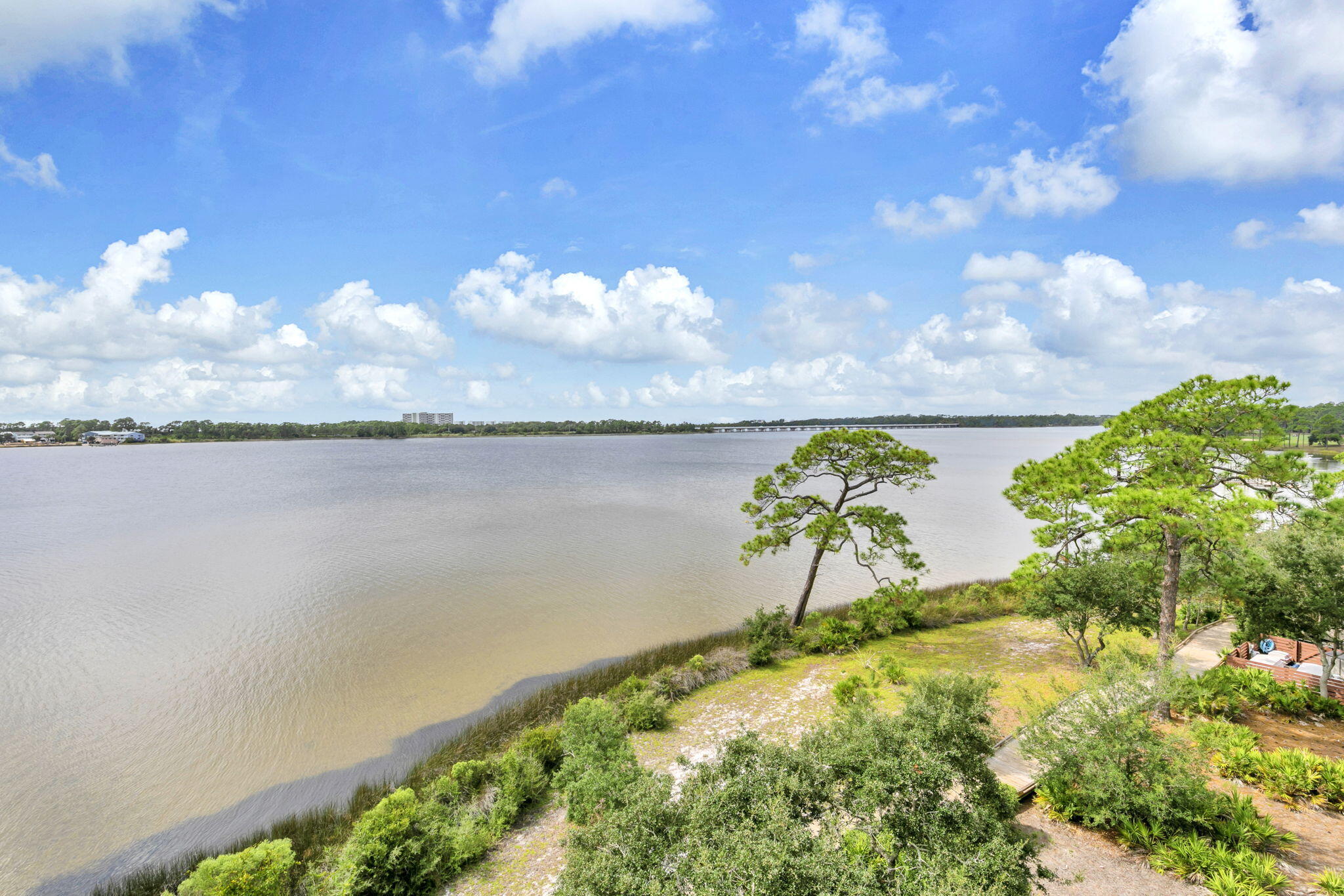 WILD HERON LAKESIDE LODGE - Residential