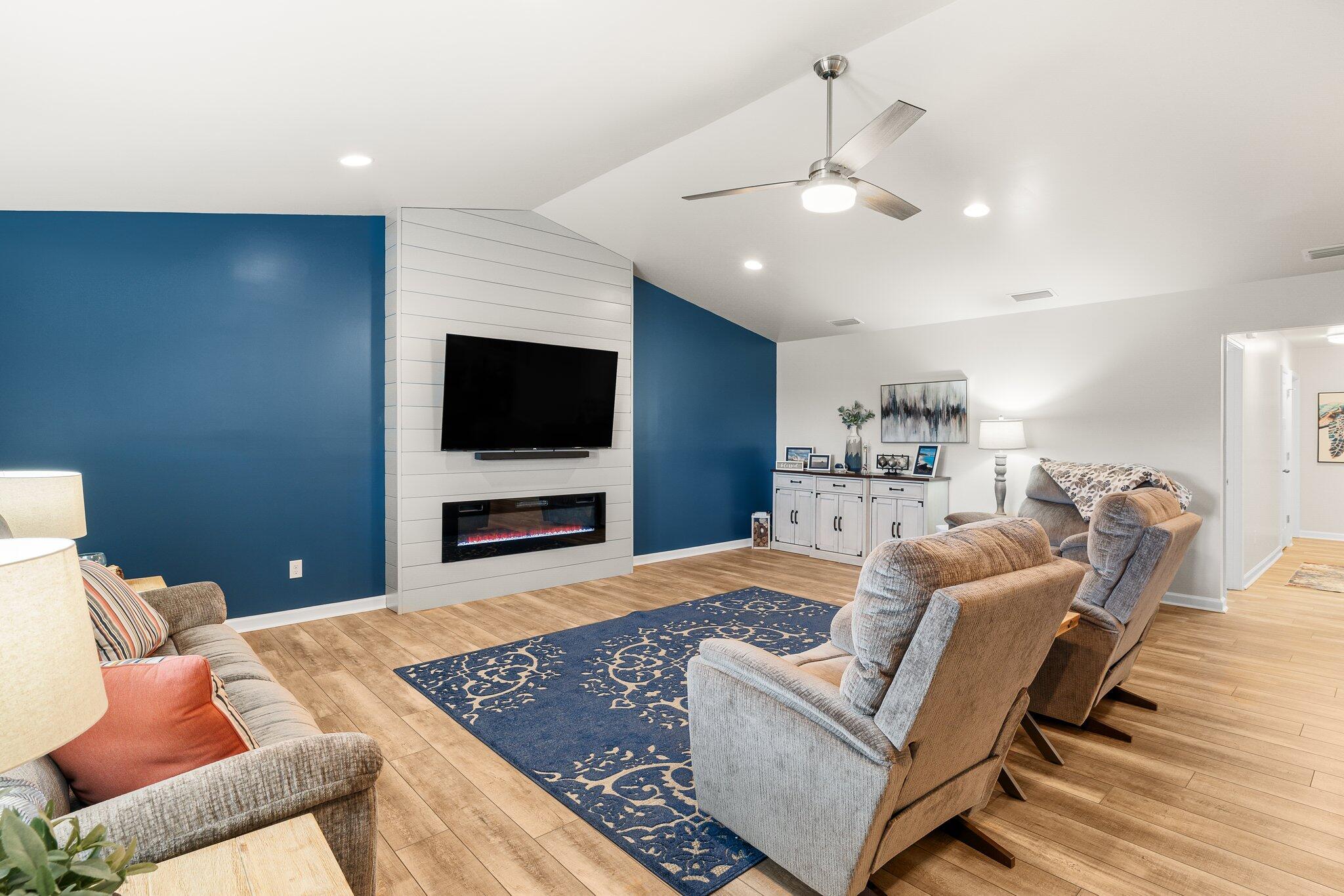 HILAND HILLS - Residential