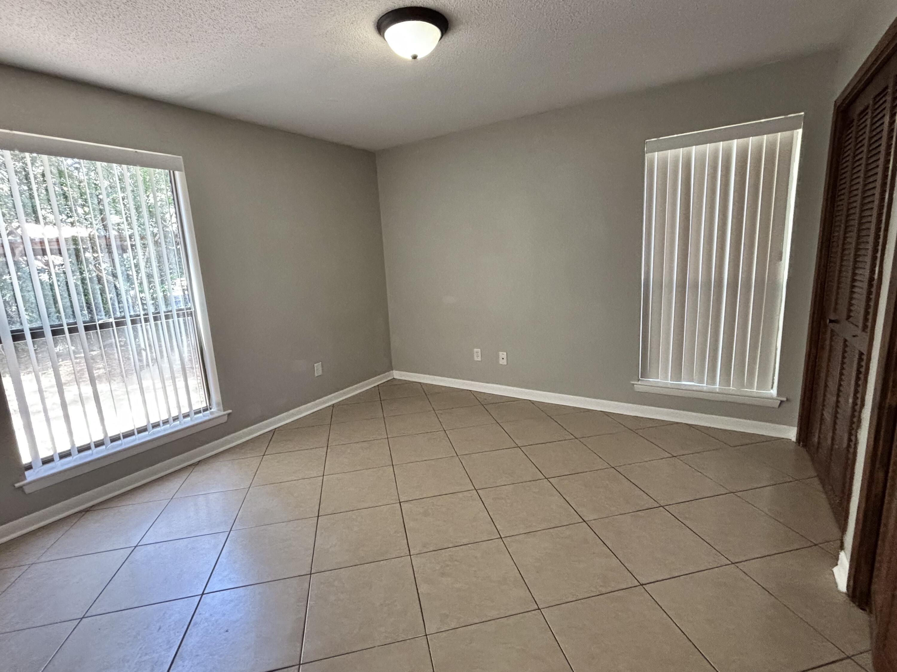Unknown - Residential Lease