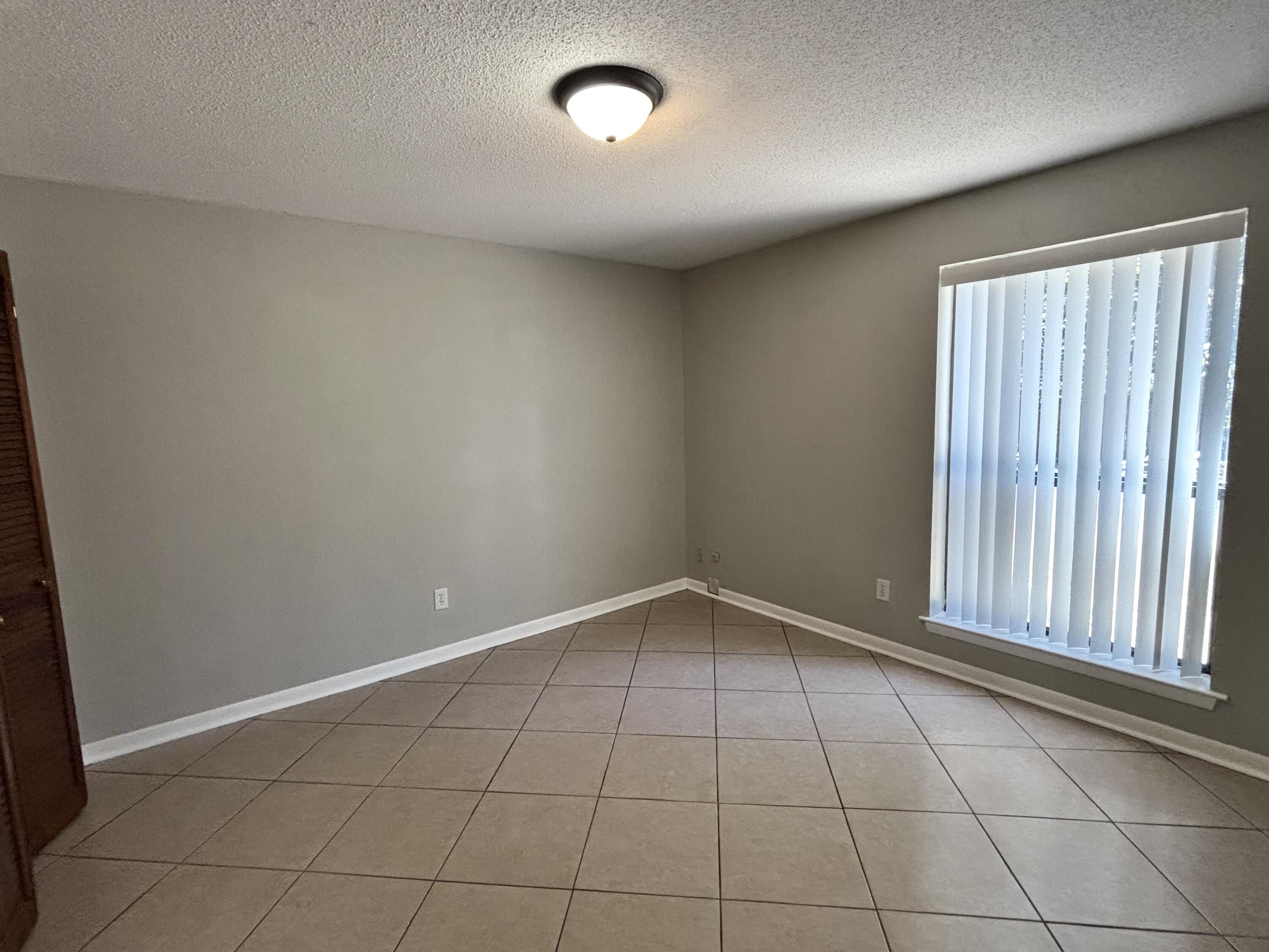 Unknown - Residential Lease