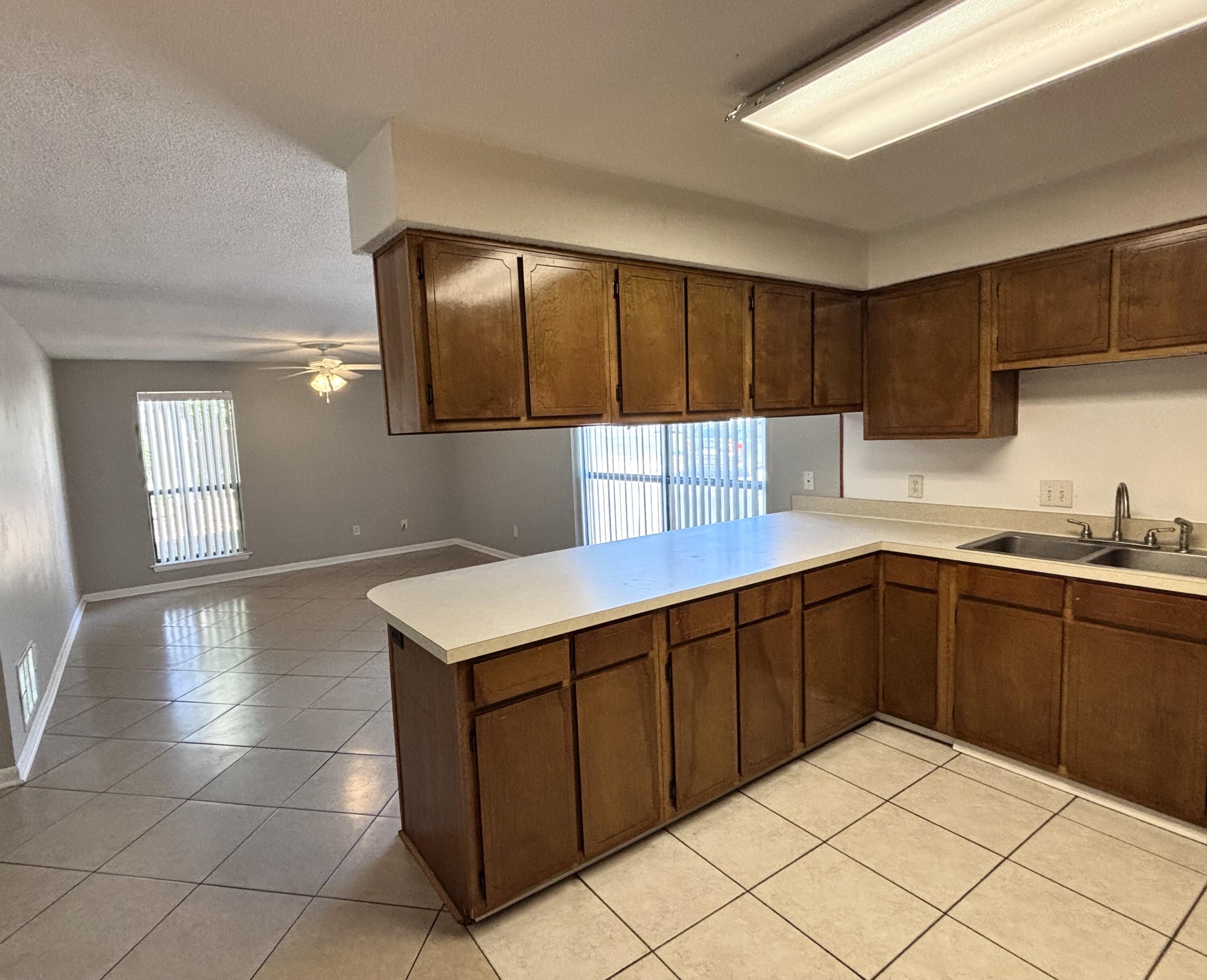 Unknown - Residential Lease