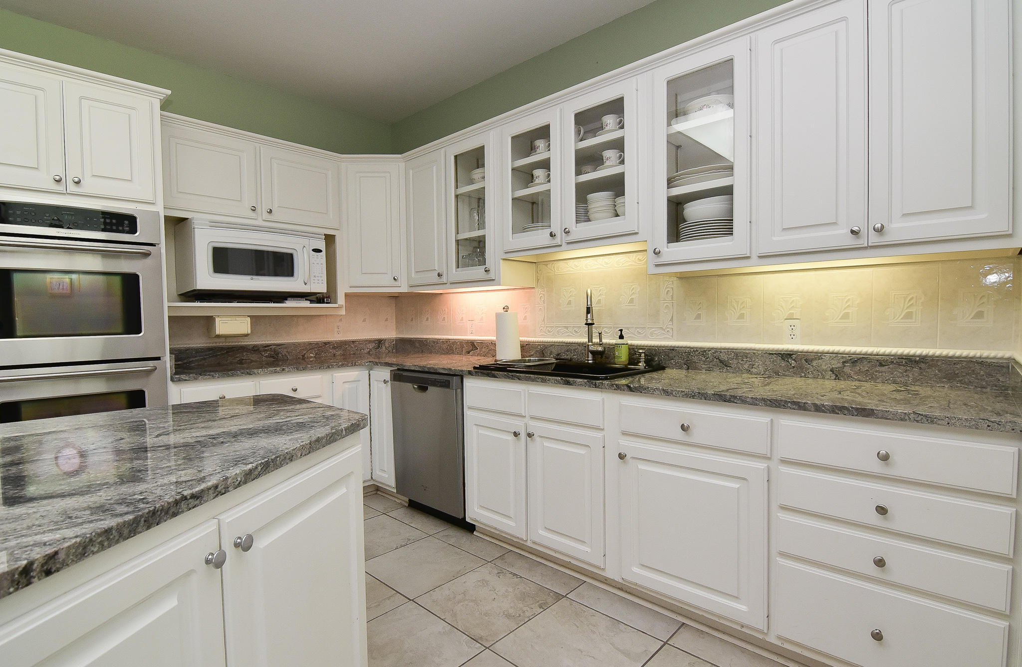 RAINTREE ESTATES - Residential