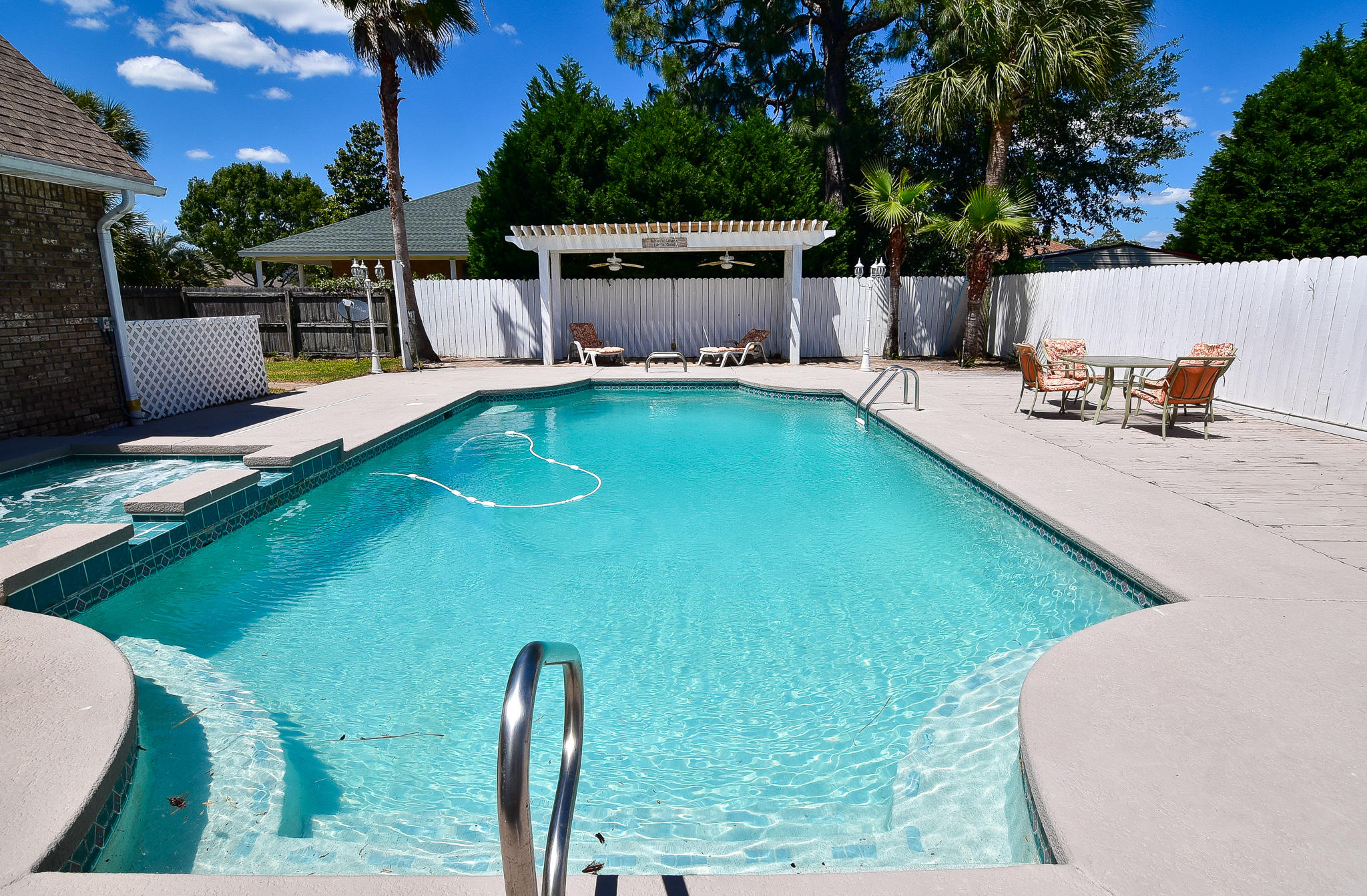 RAINTREE ESTATES - Residential