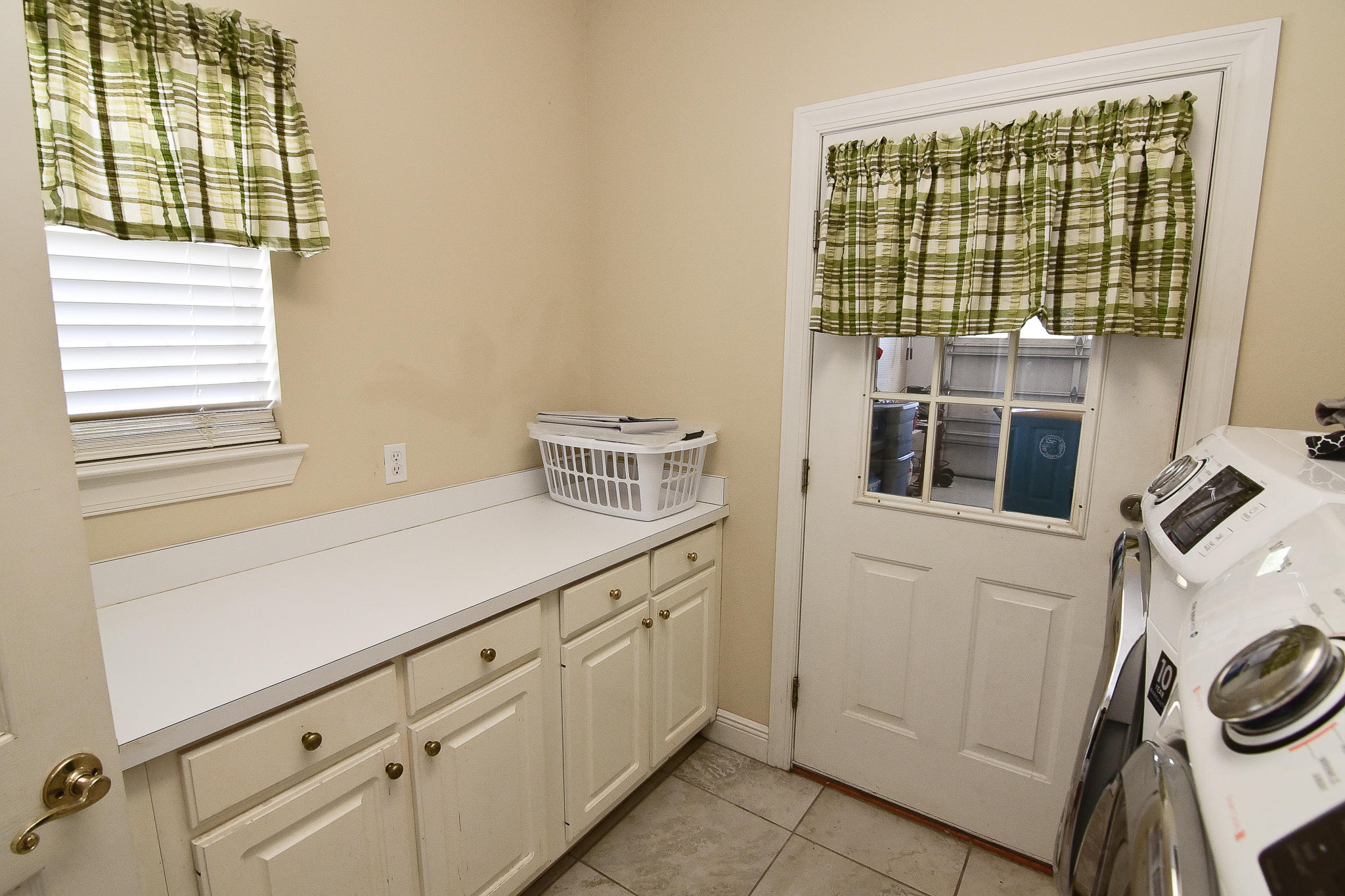 RAINTREE ESTATES - Residential