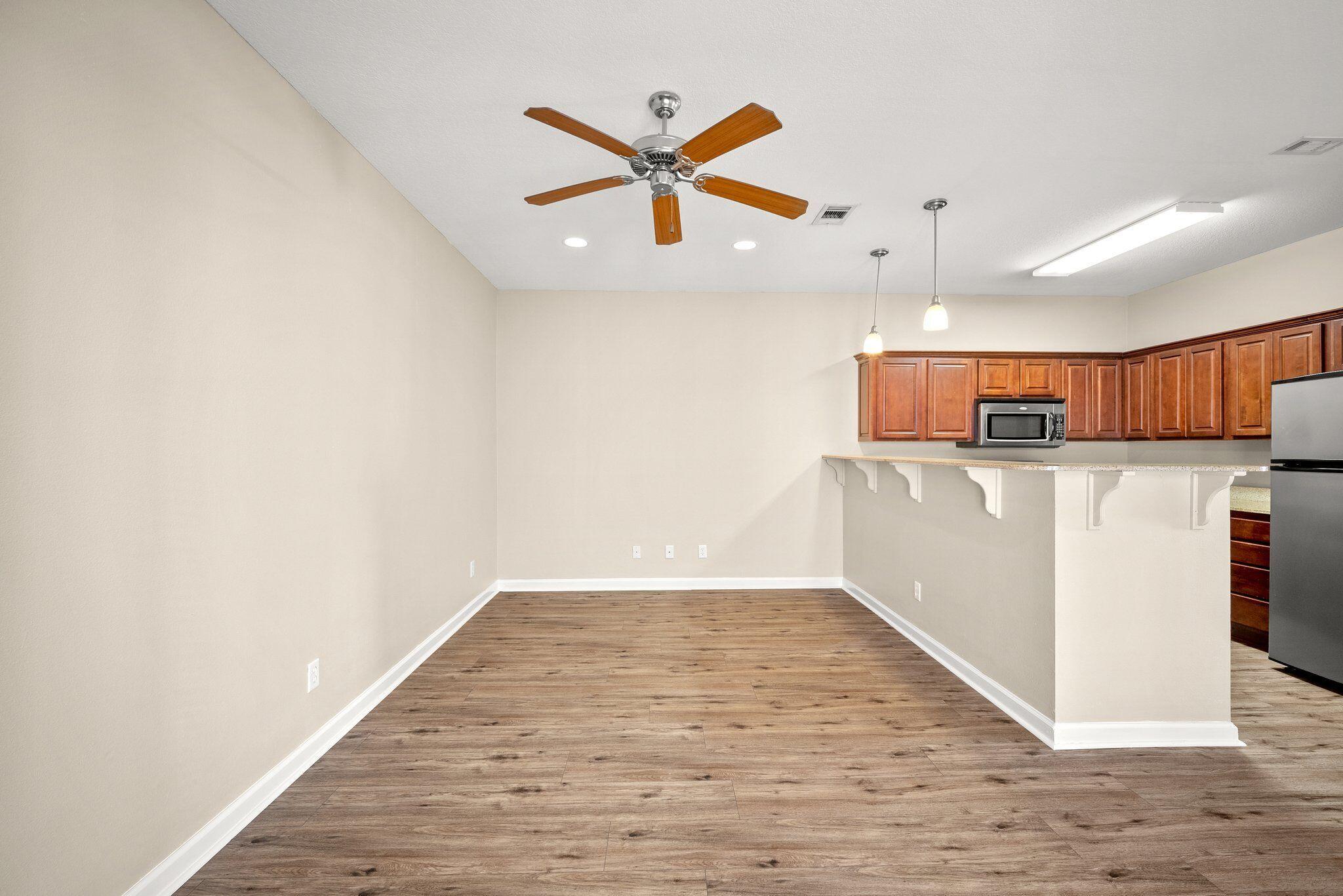 ARBOR LAKE PHASE 1 - Residential Lease