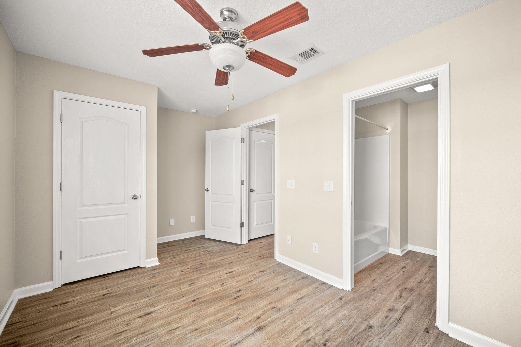 ARBOR LAKE PHASE 1 - Residential Lease