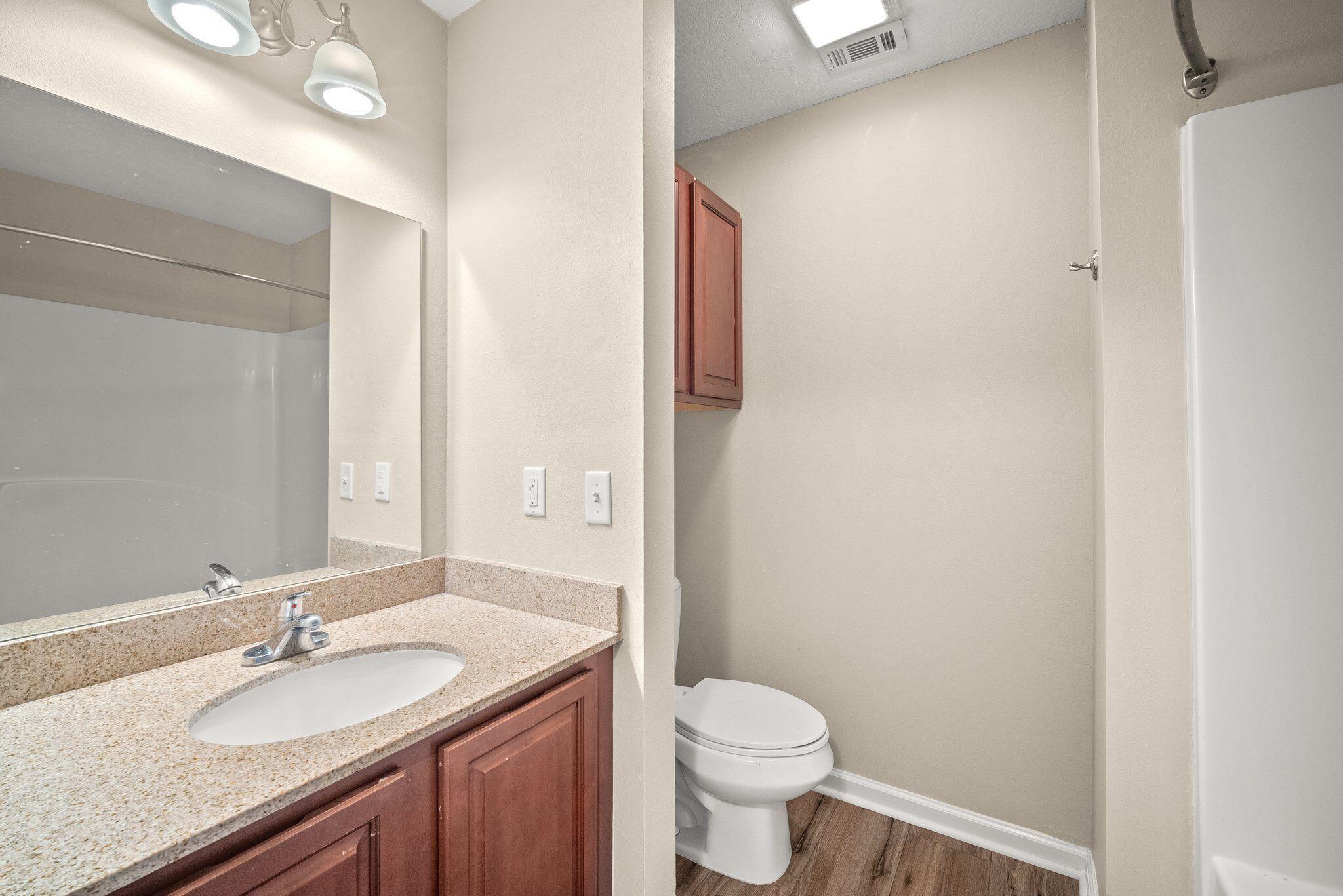 ARBOR LAKE PHASE 1 - Residential Lease