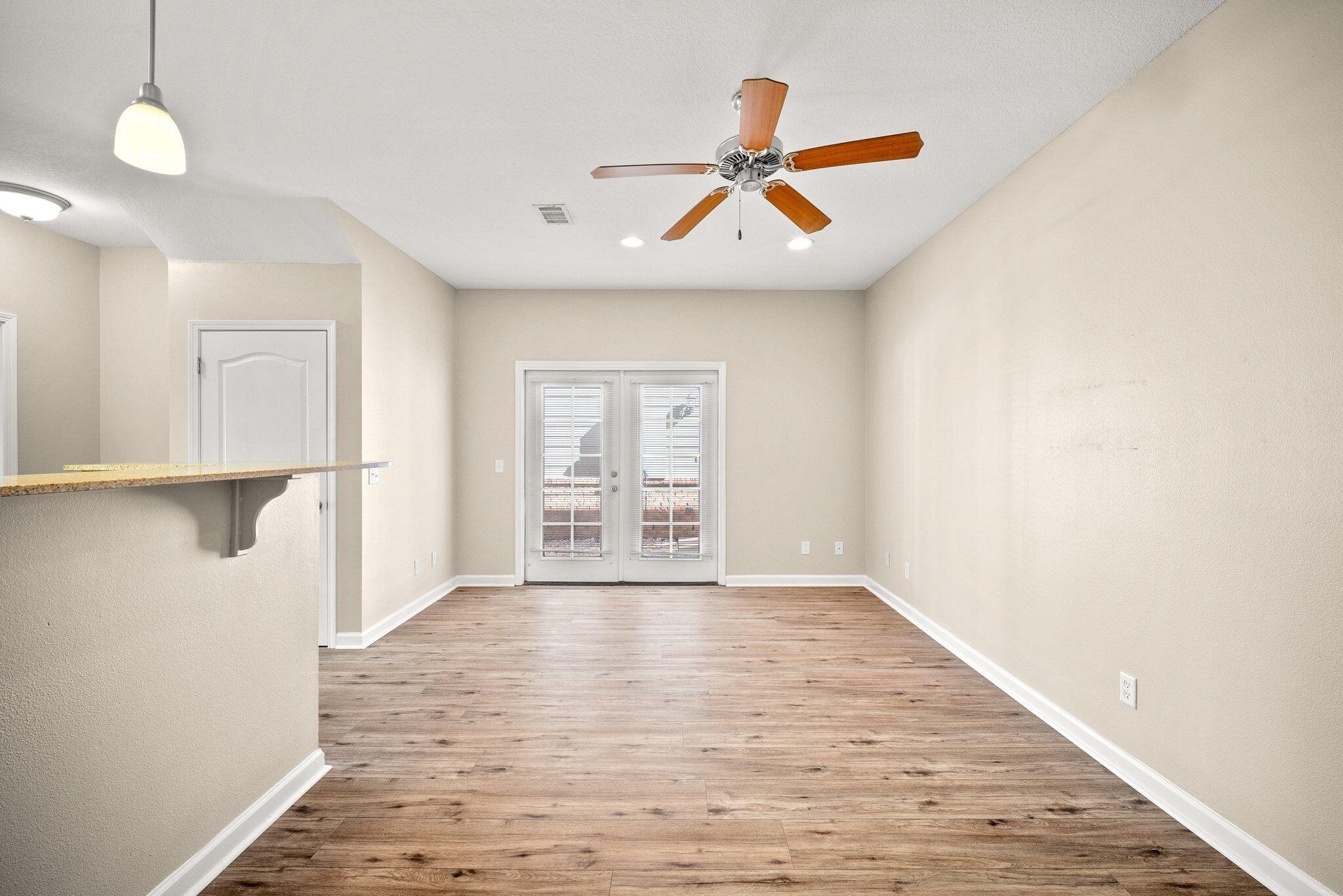 ARBOR LAKE PHASE 1 - Residential Lease