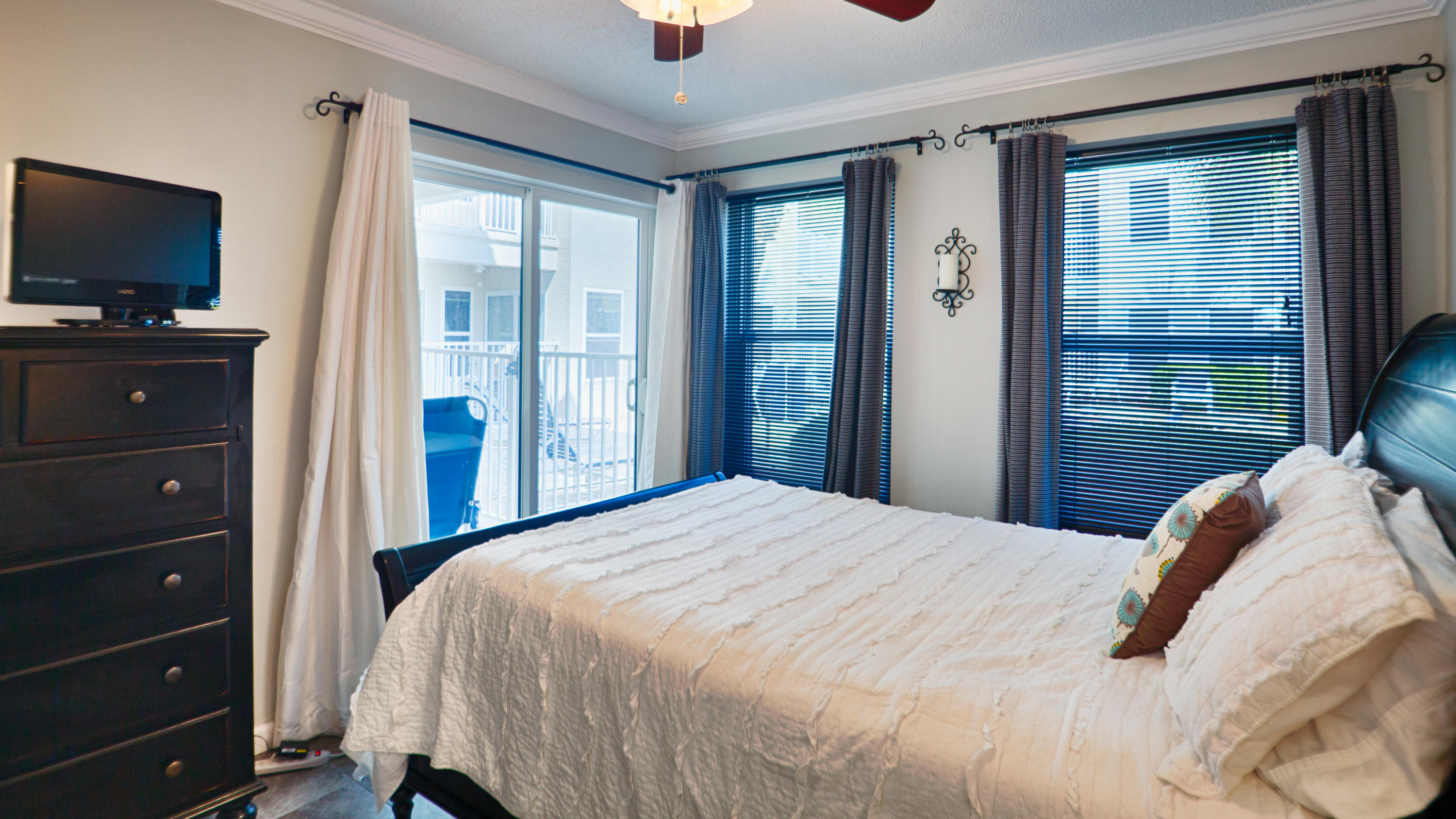 POOLSIDE VILLAS CONDO - Residential