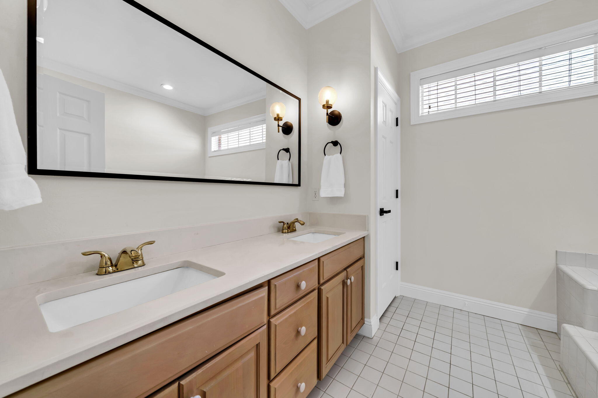 TURNBERRY PLACE - Residential