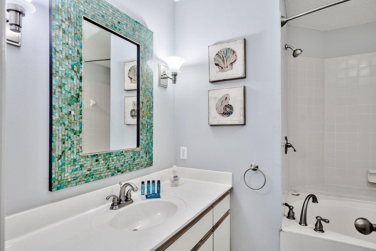 HIDDEN DUNES BEACH COTTAGES 2 - Residential