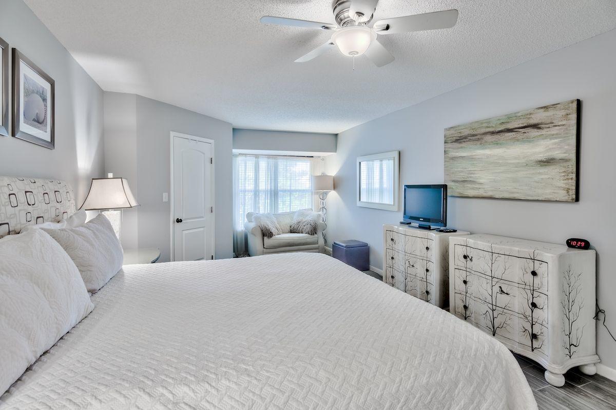 HIDDEN DUNES BEACH COTTAGES 2 - Residential